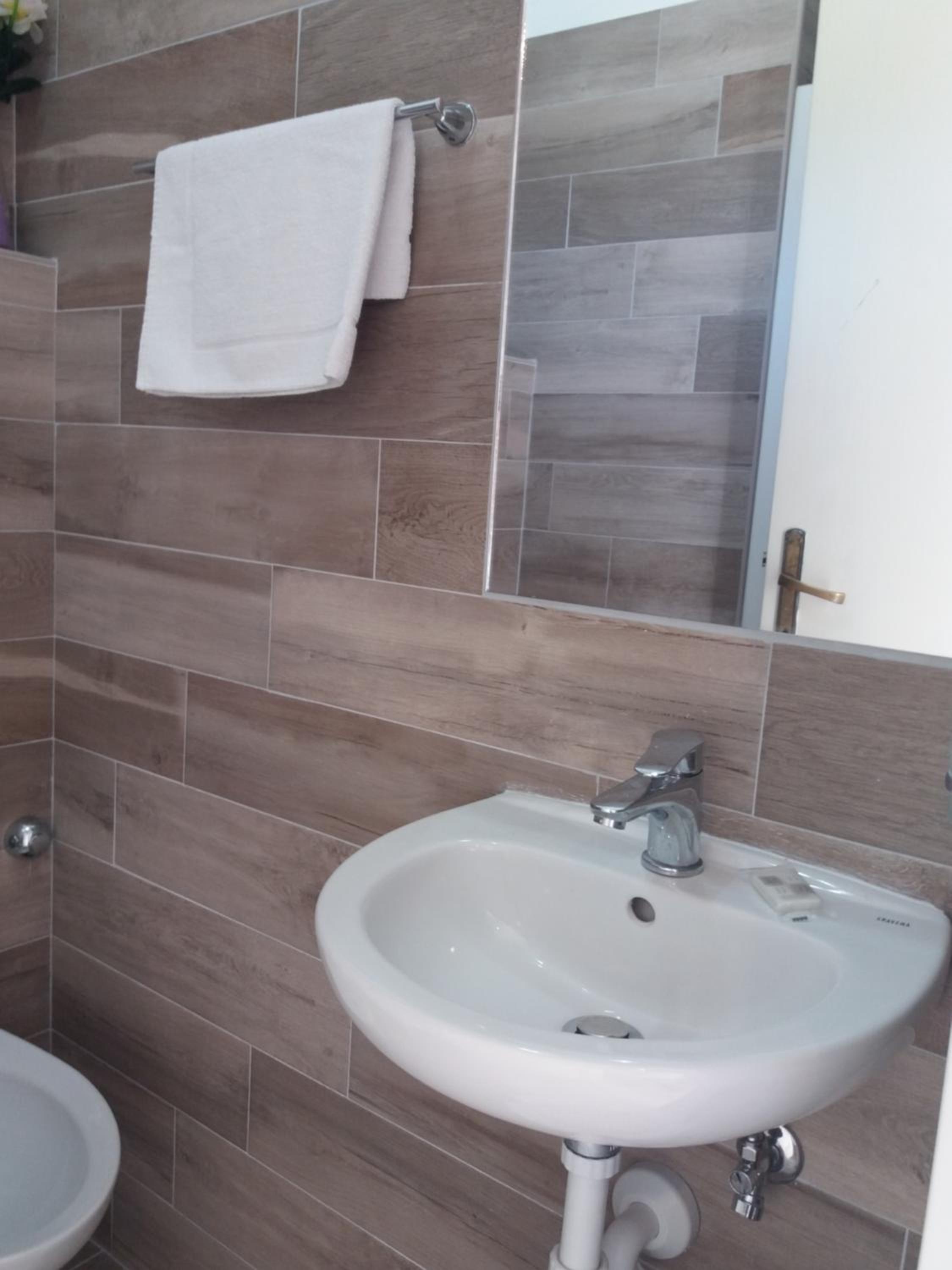 Standard Quadruple Room - Photo 4