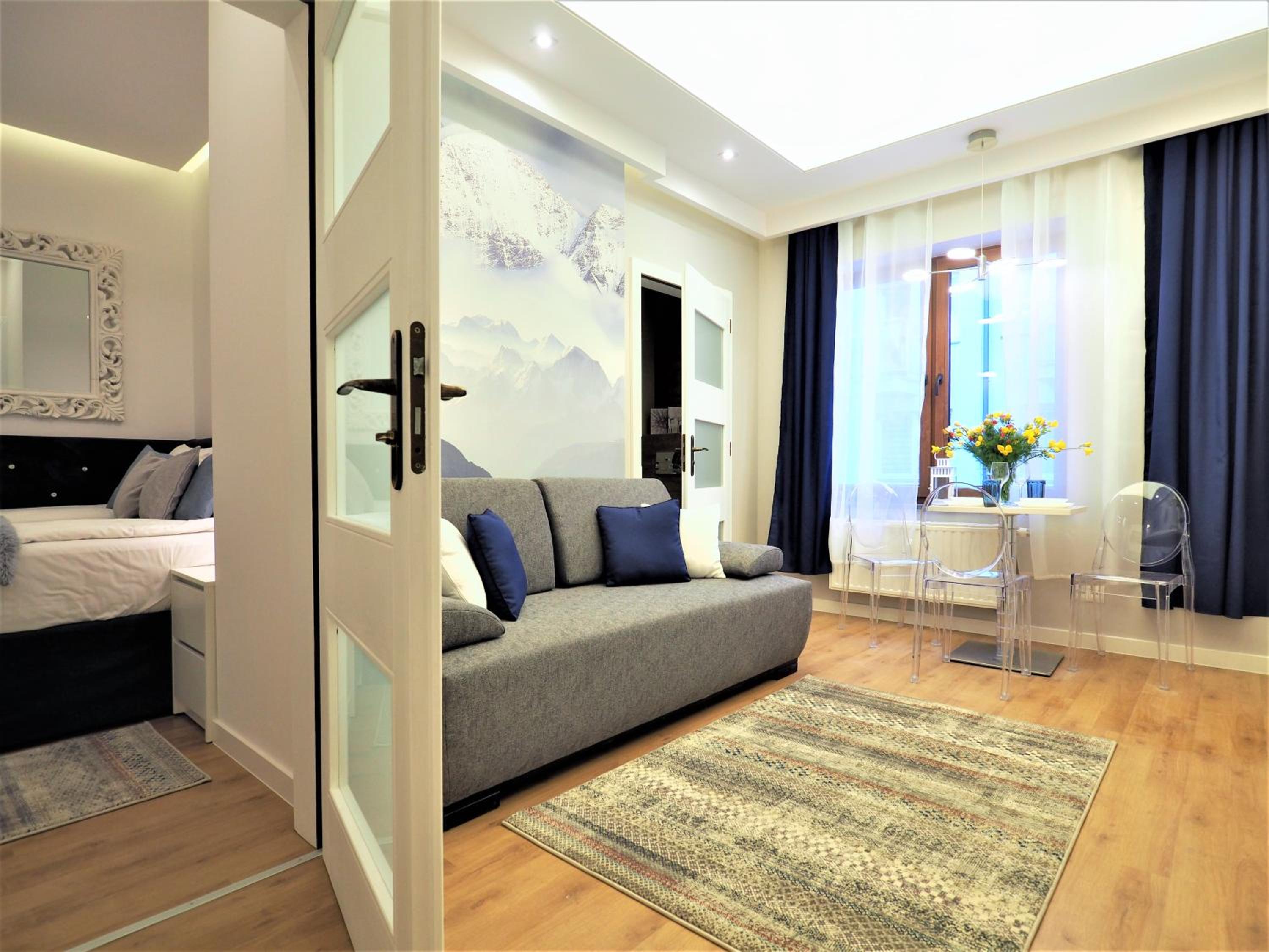 Studio Apartment