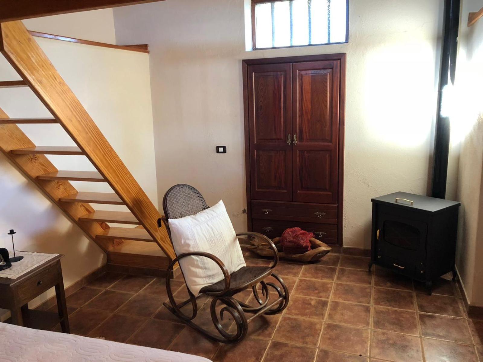 One-Bedroom House - Photo 14