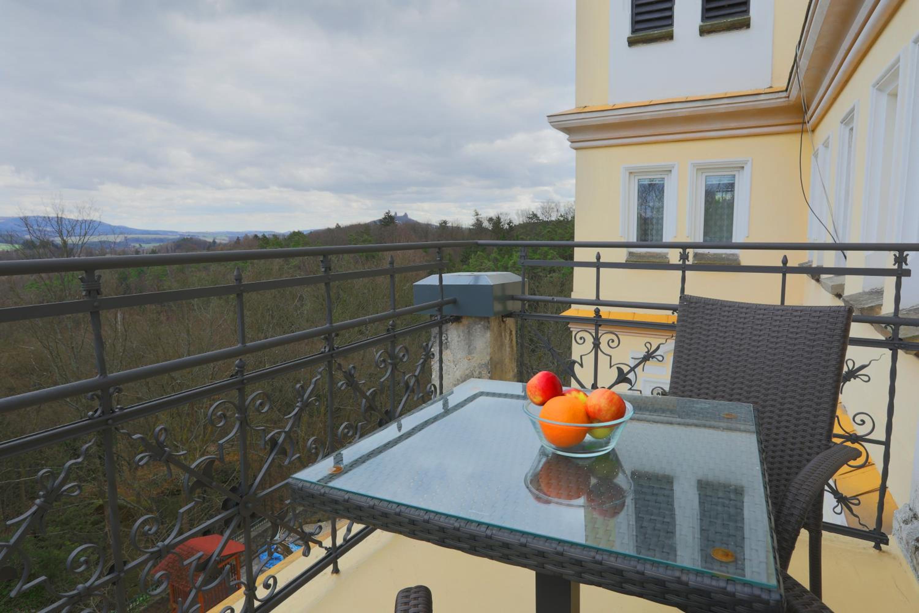 Exclusive Suite - Photo 11