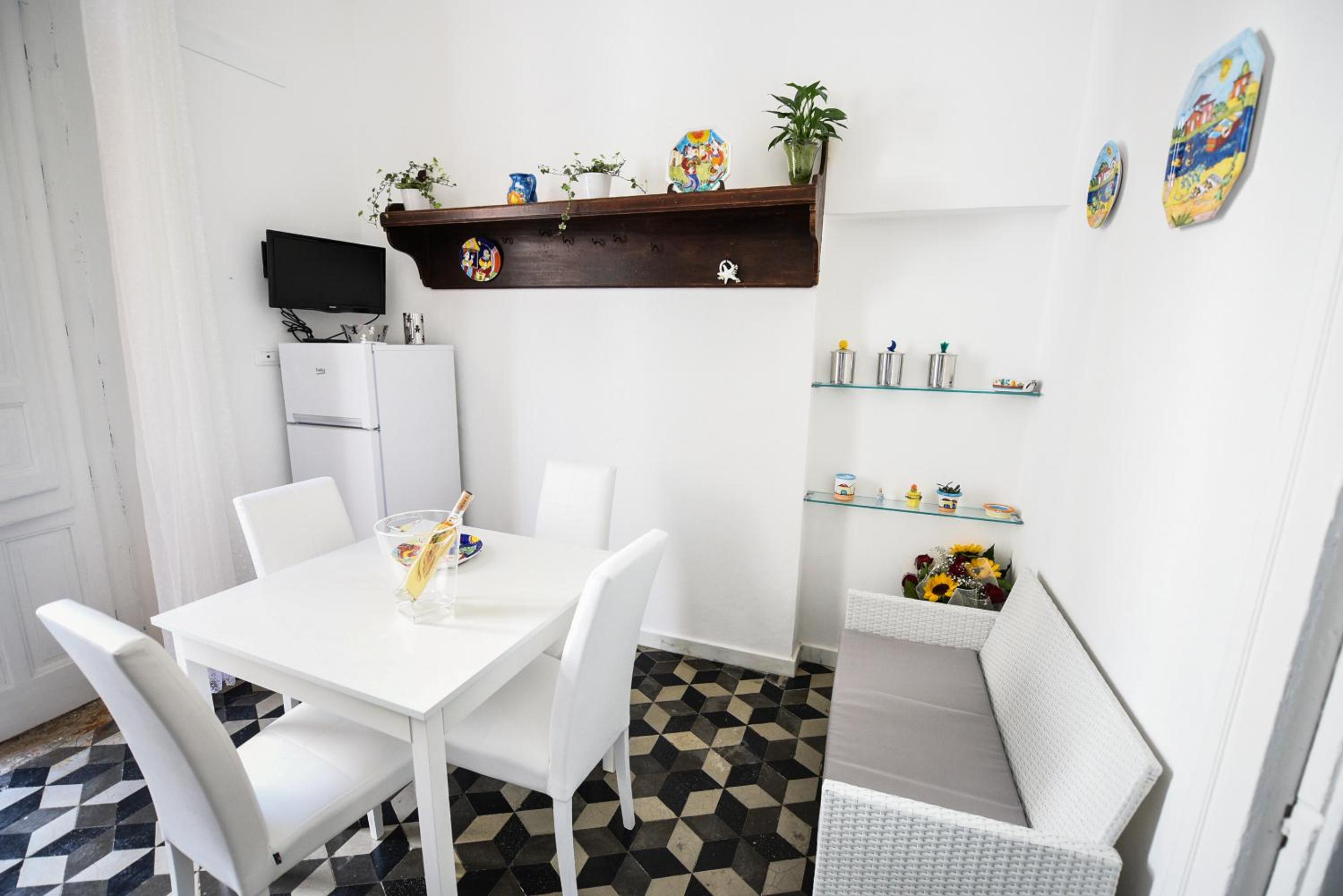 Apartment photo 2