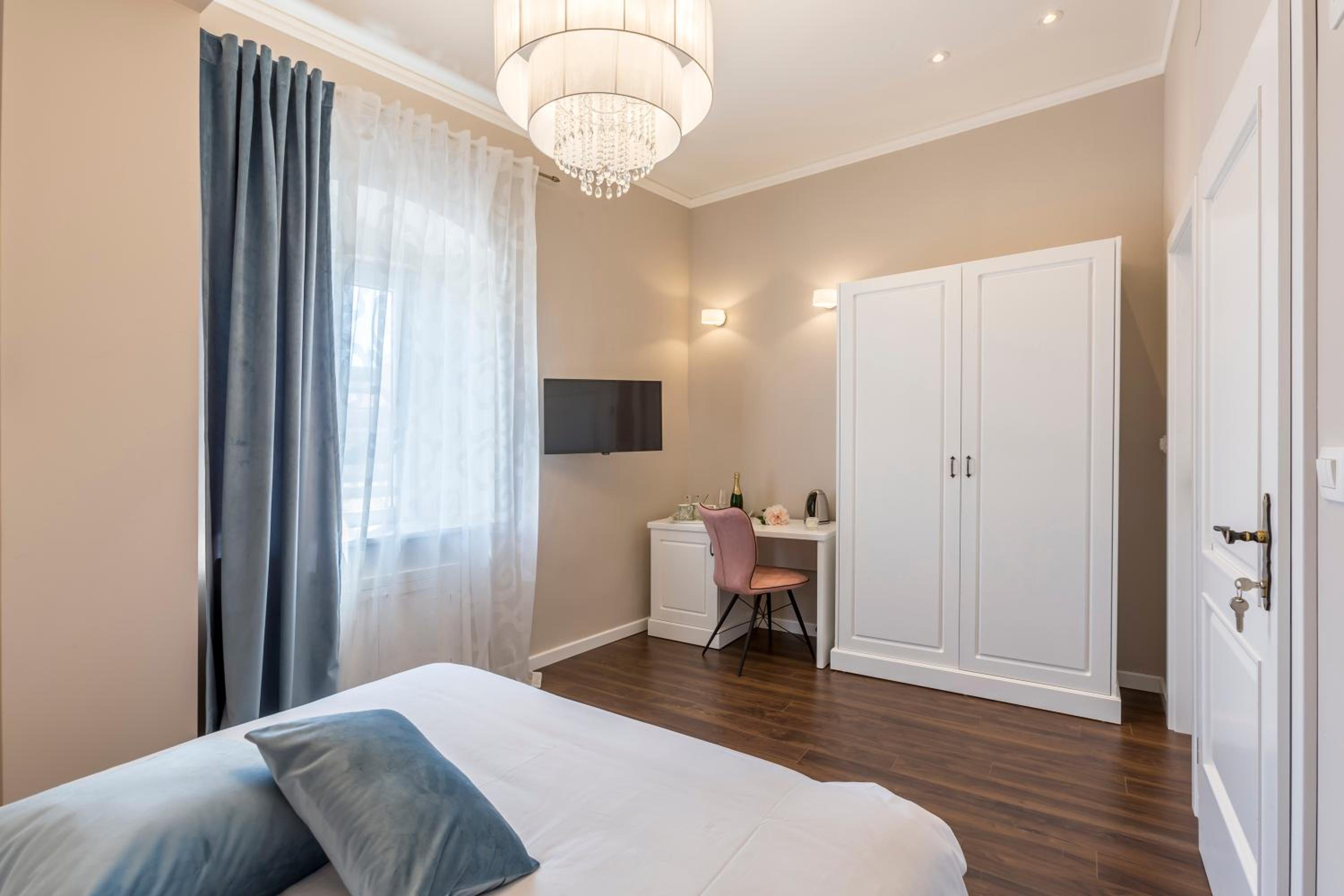 Standard Double Room photo 3