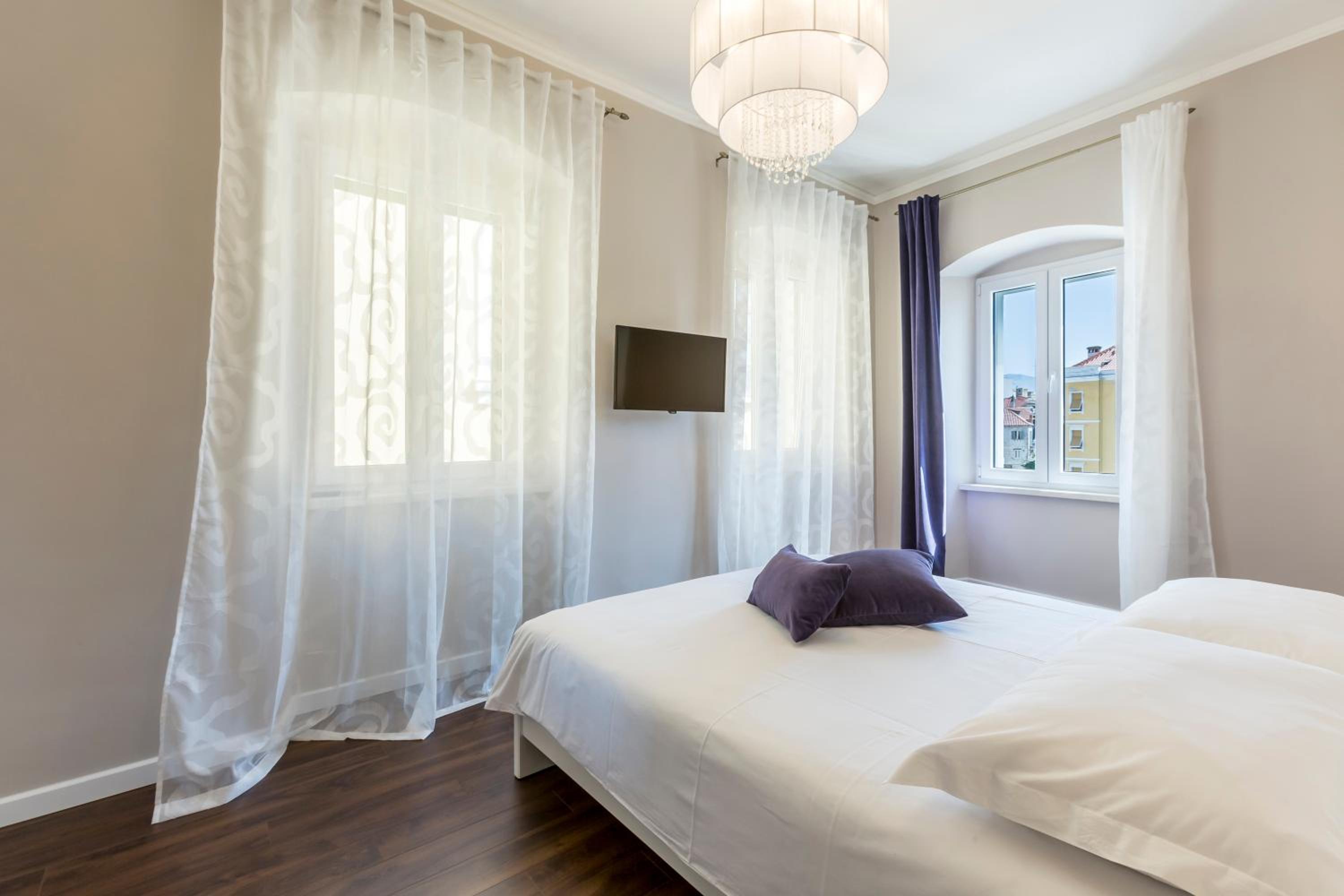 Deluxe Double Room - Photo 5