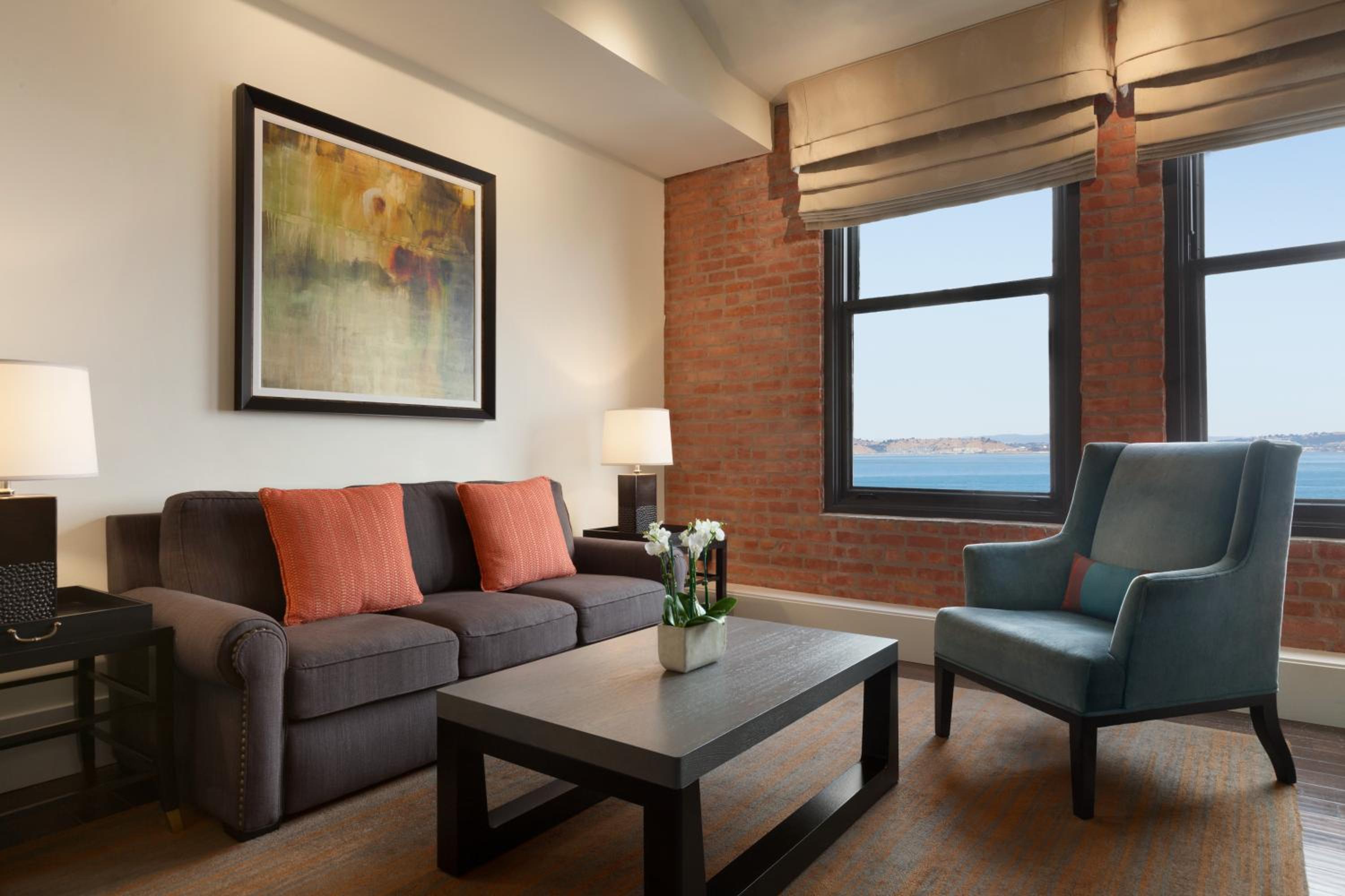 Two Bedroom Bay View Residence with Two King Beds and Sofa bed