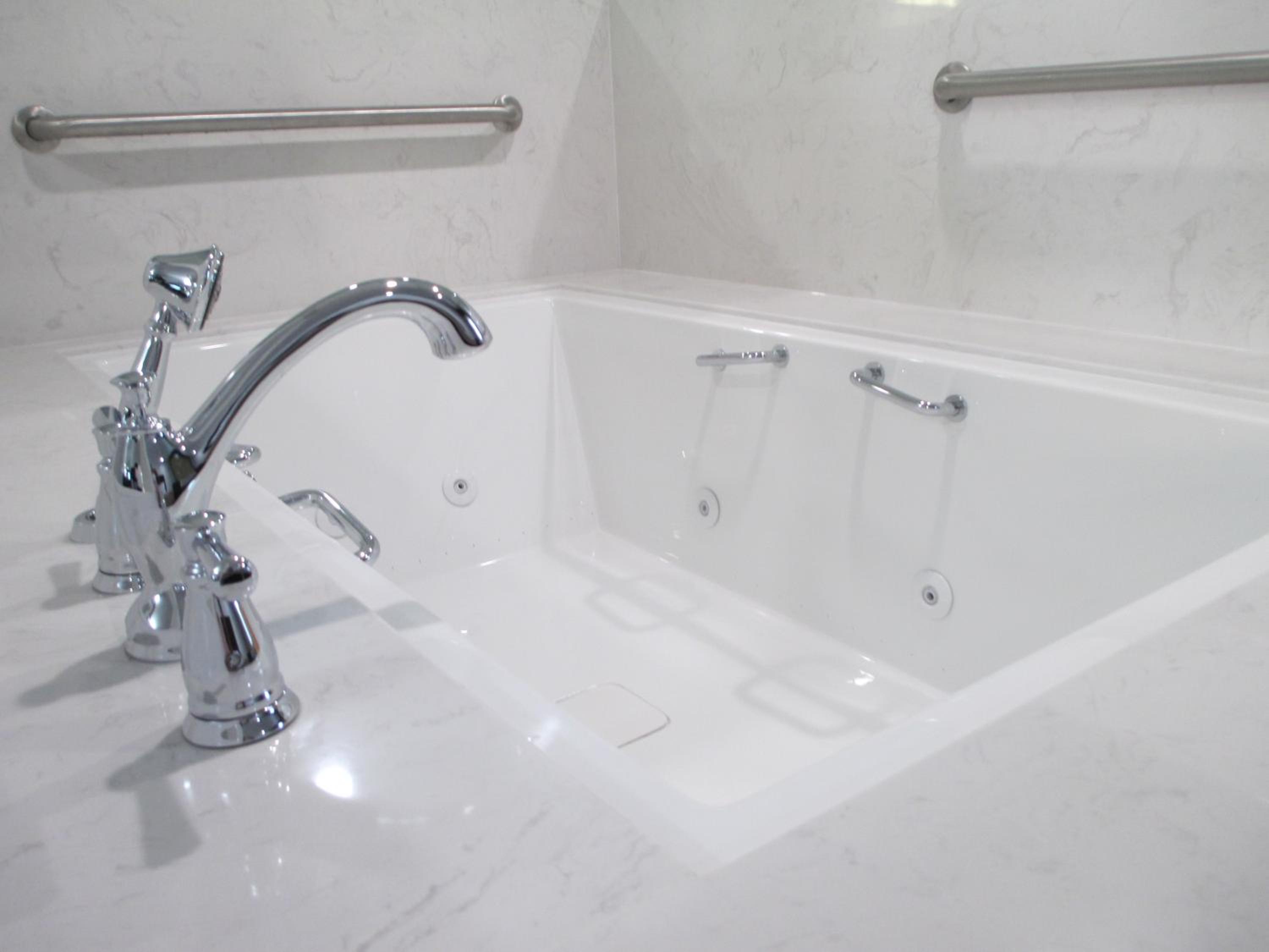 King Room with Spa Bath - Photo 9