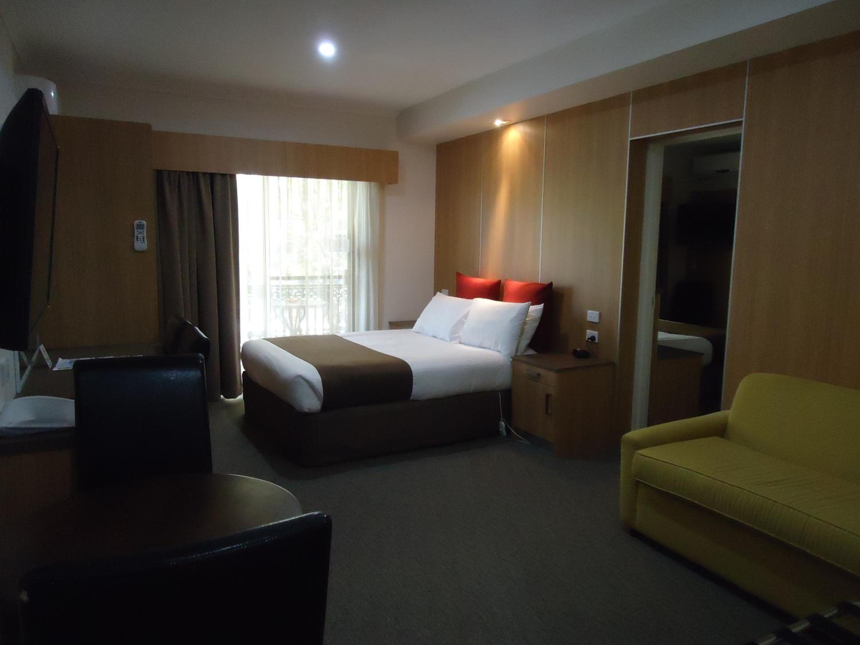Deluxe Family Suite photo 2