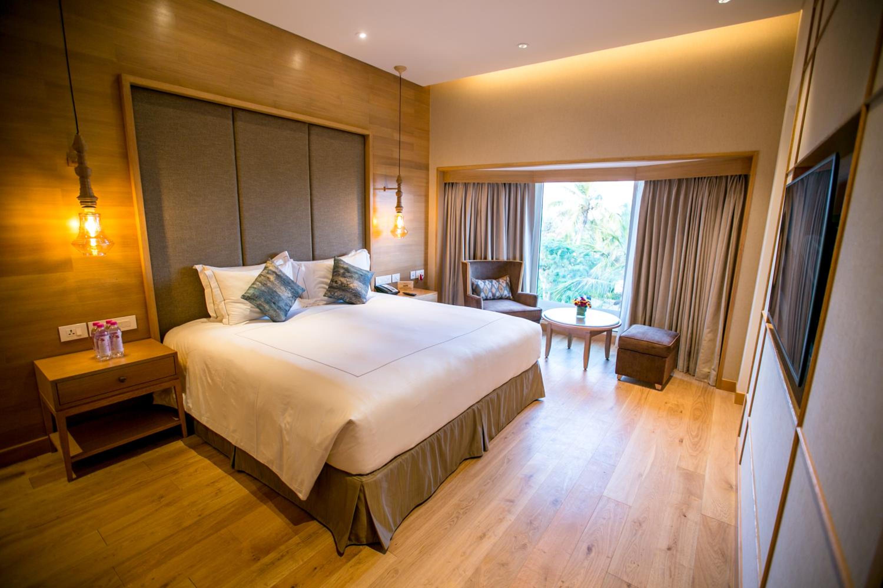 Superior King Room - Photo 3