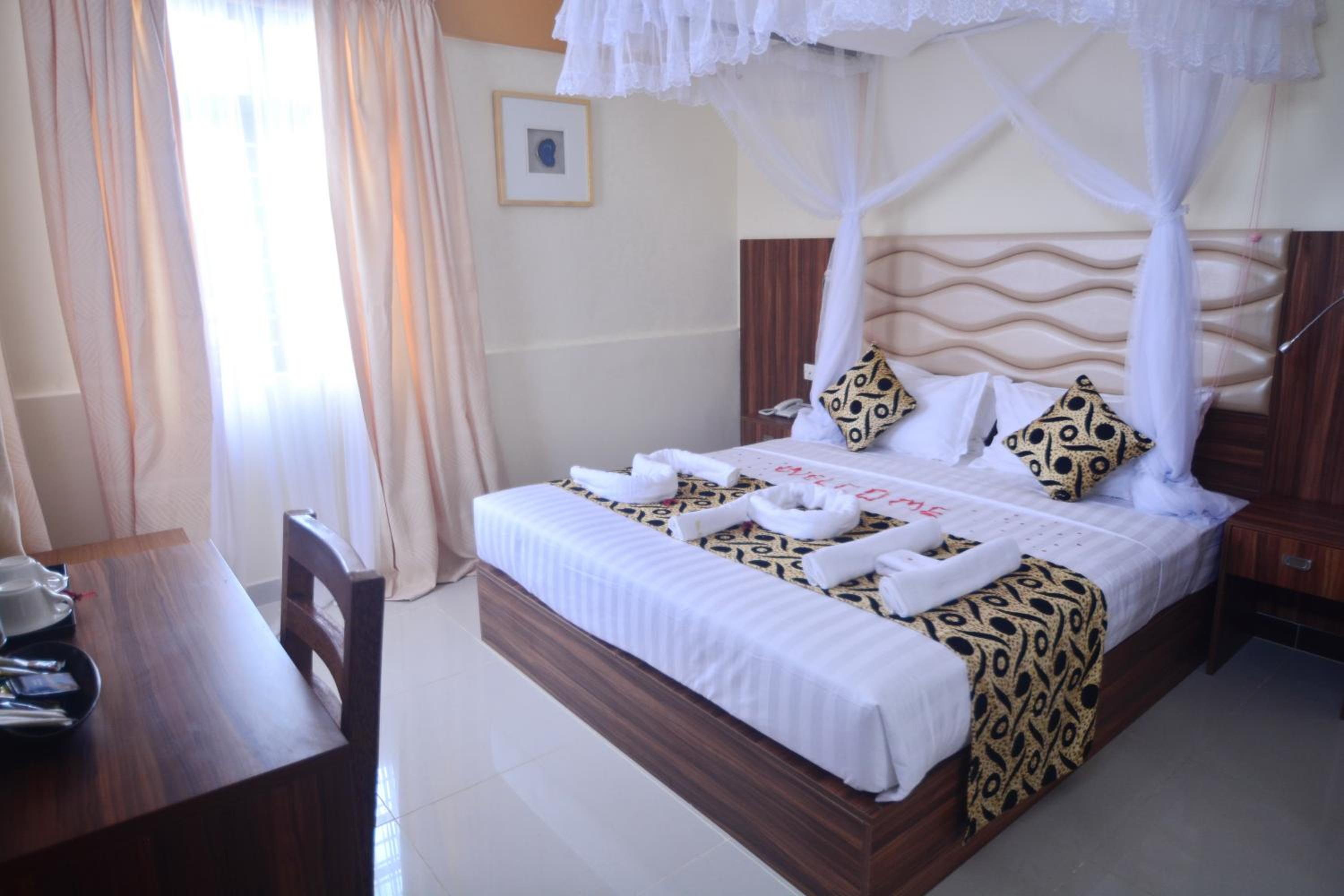 Double Room with Private Bathroom photo 2