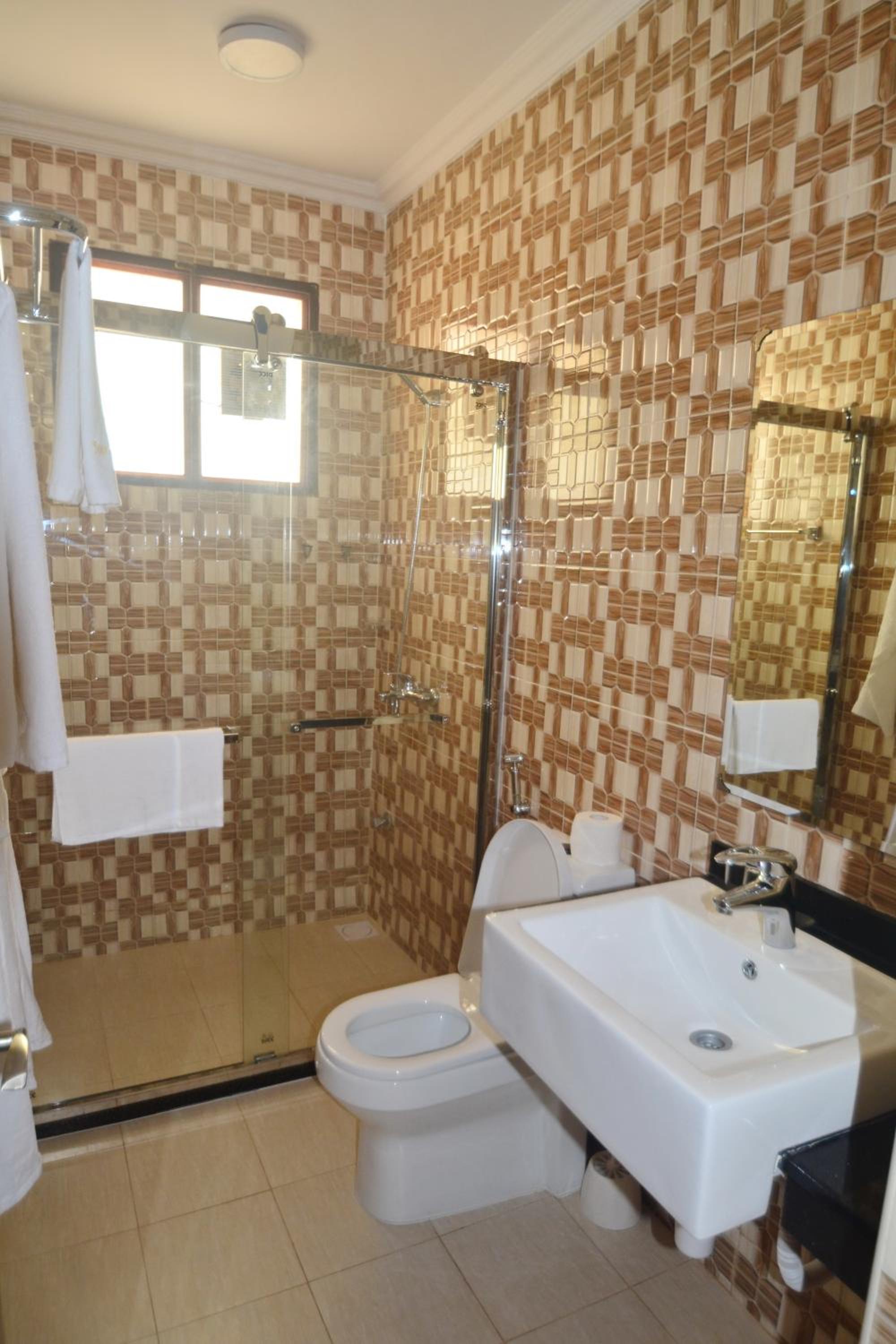 Single Room with Private Bathroom photo 2