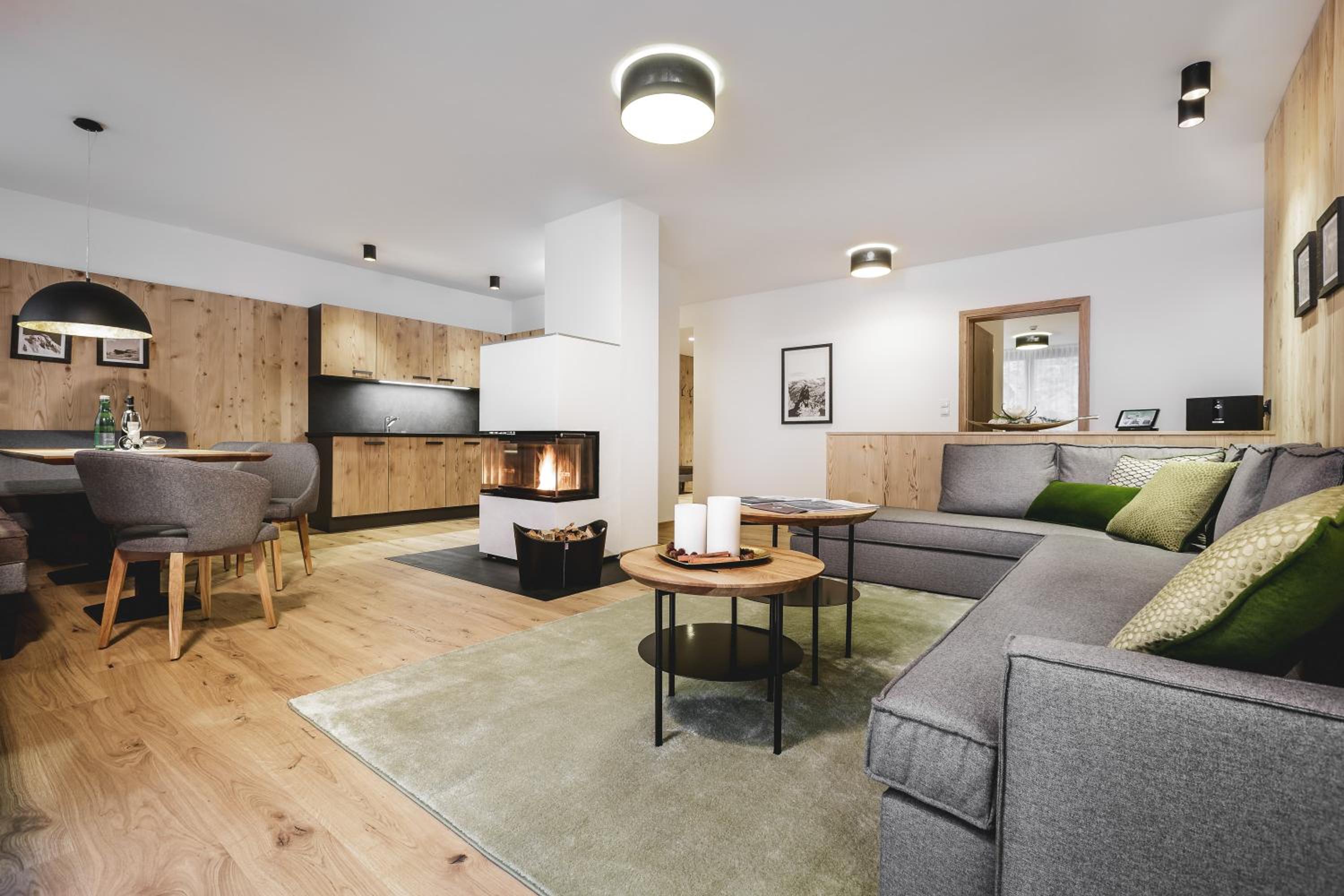 Deluxe Apartment