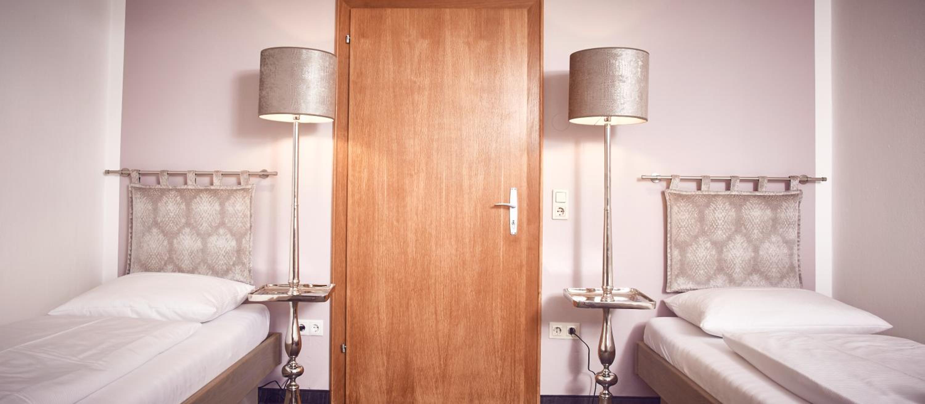 Twin Room - Photo 3