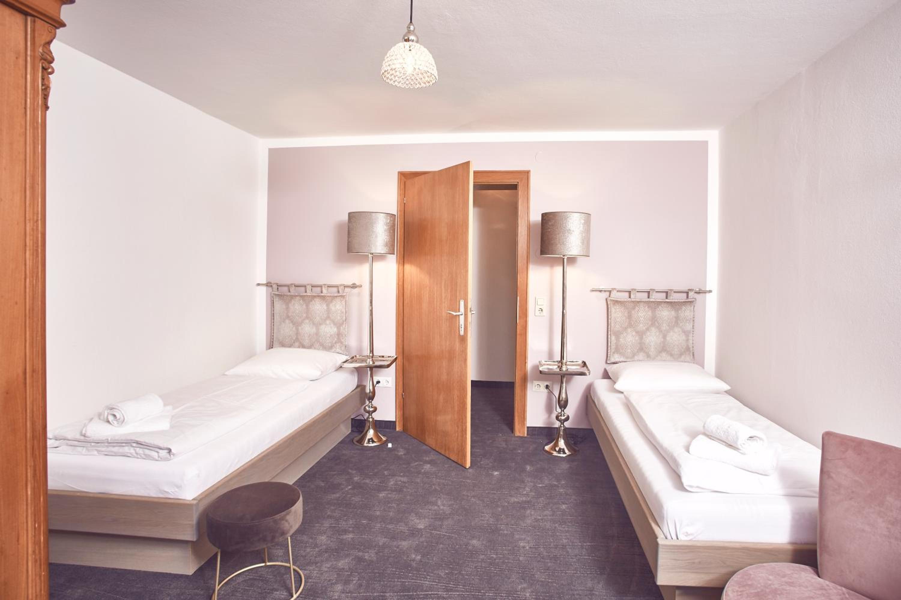 Twin Room - Photo 1