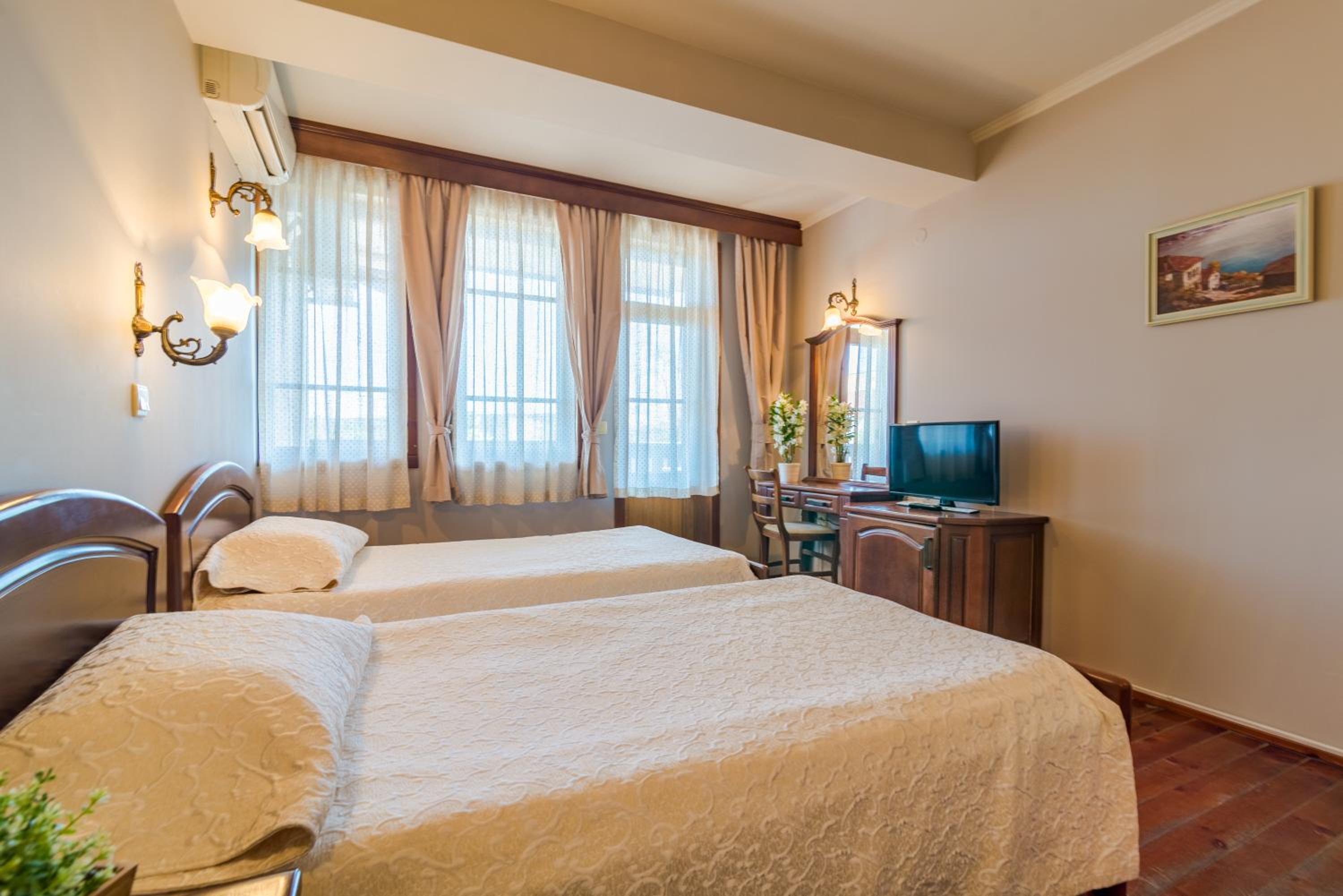 Double or Twin Room photo 2