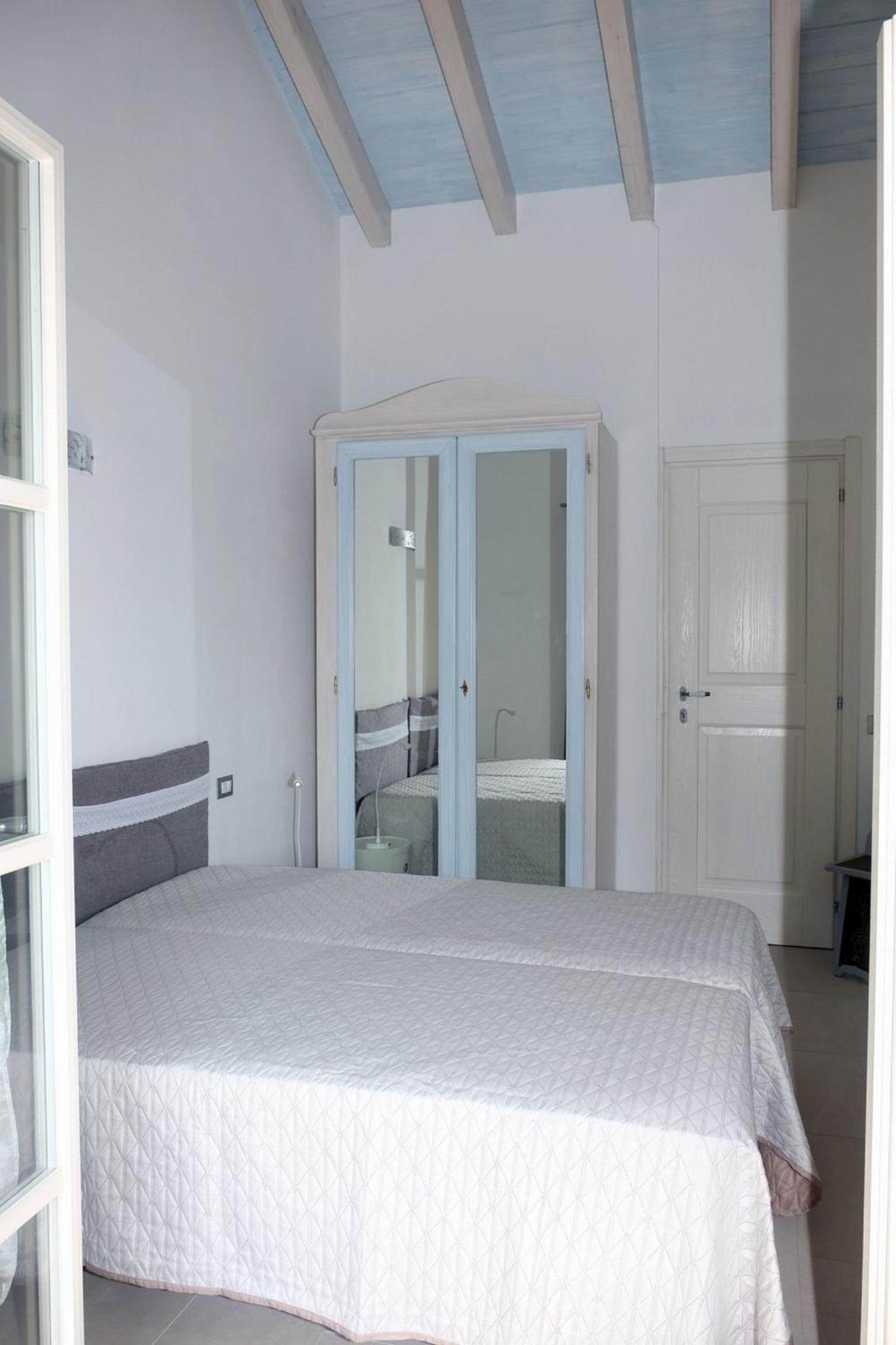 Two-Bedroom House photo 2
