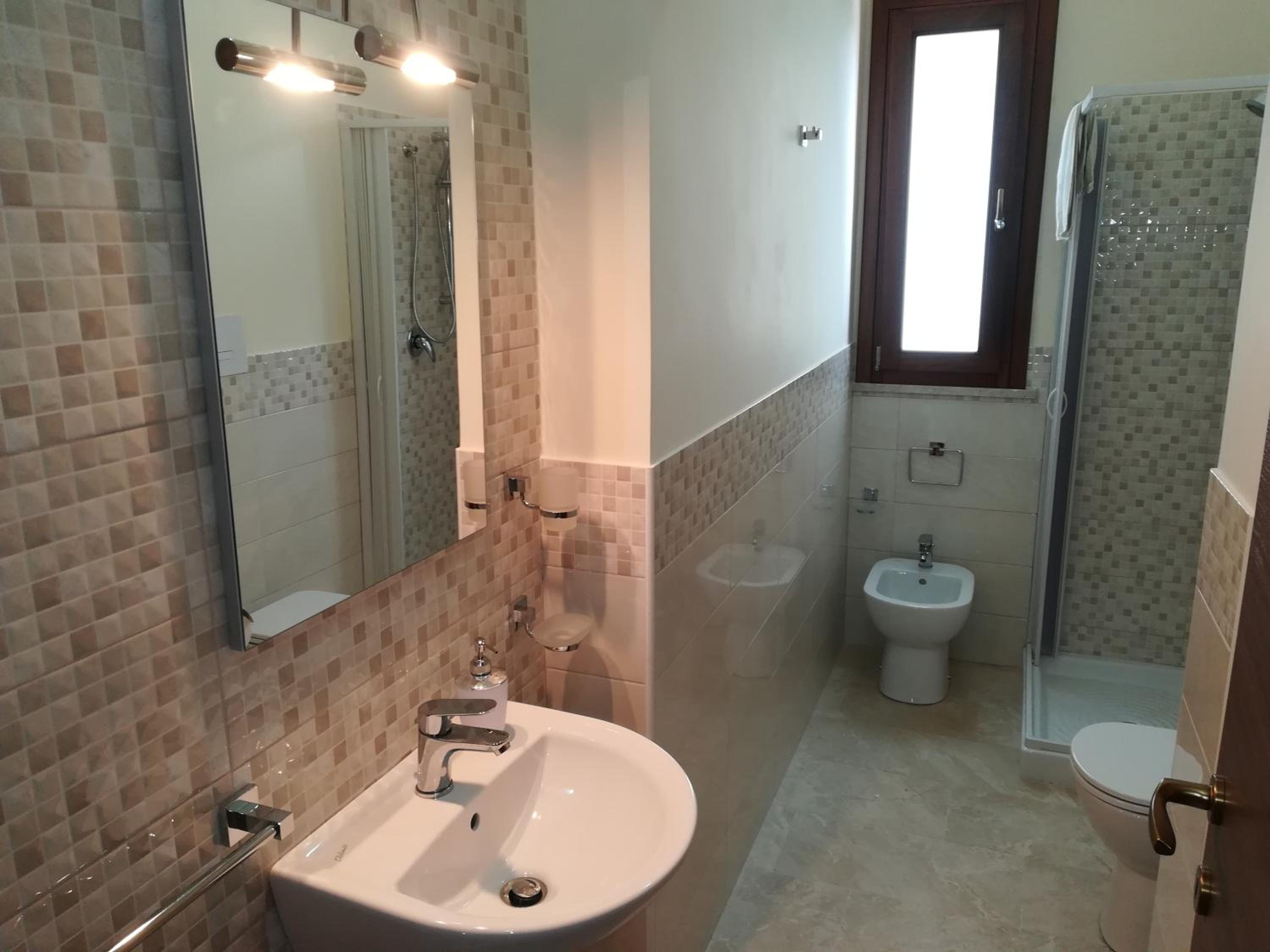 One-Bedroom Apartment - Photo 1