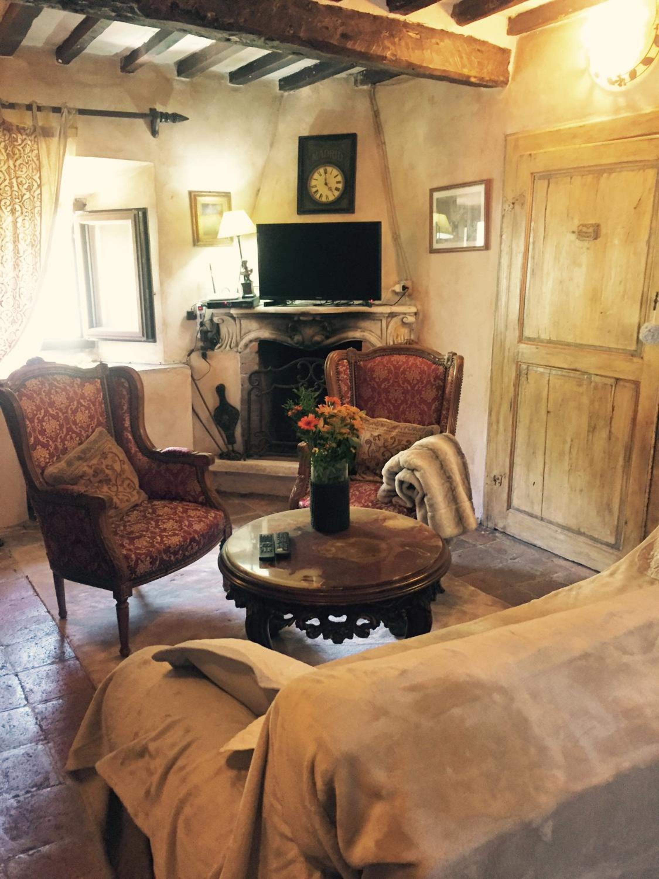 Deluxe King Suite