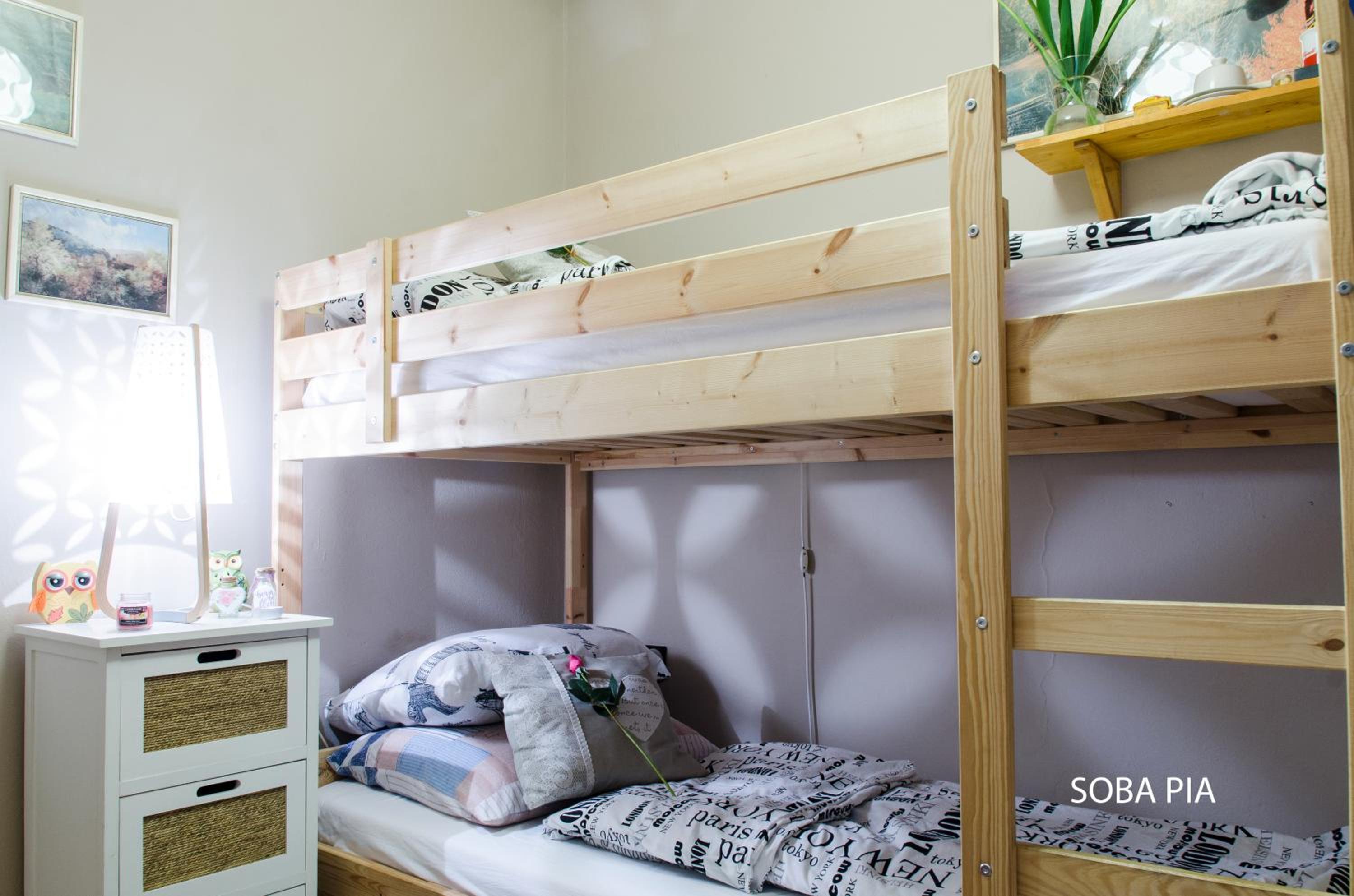 Room with Bunk Bed - Photo 6