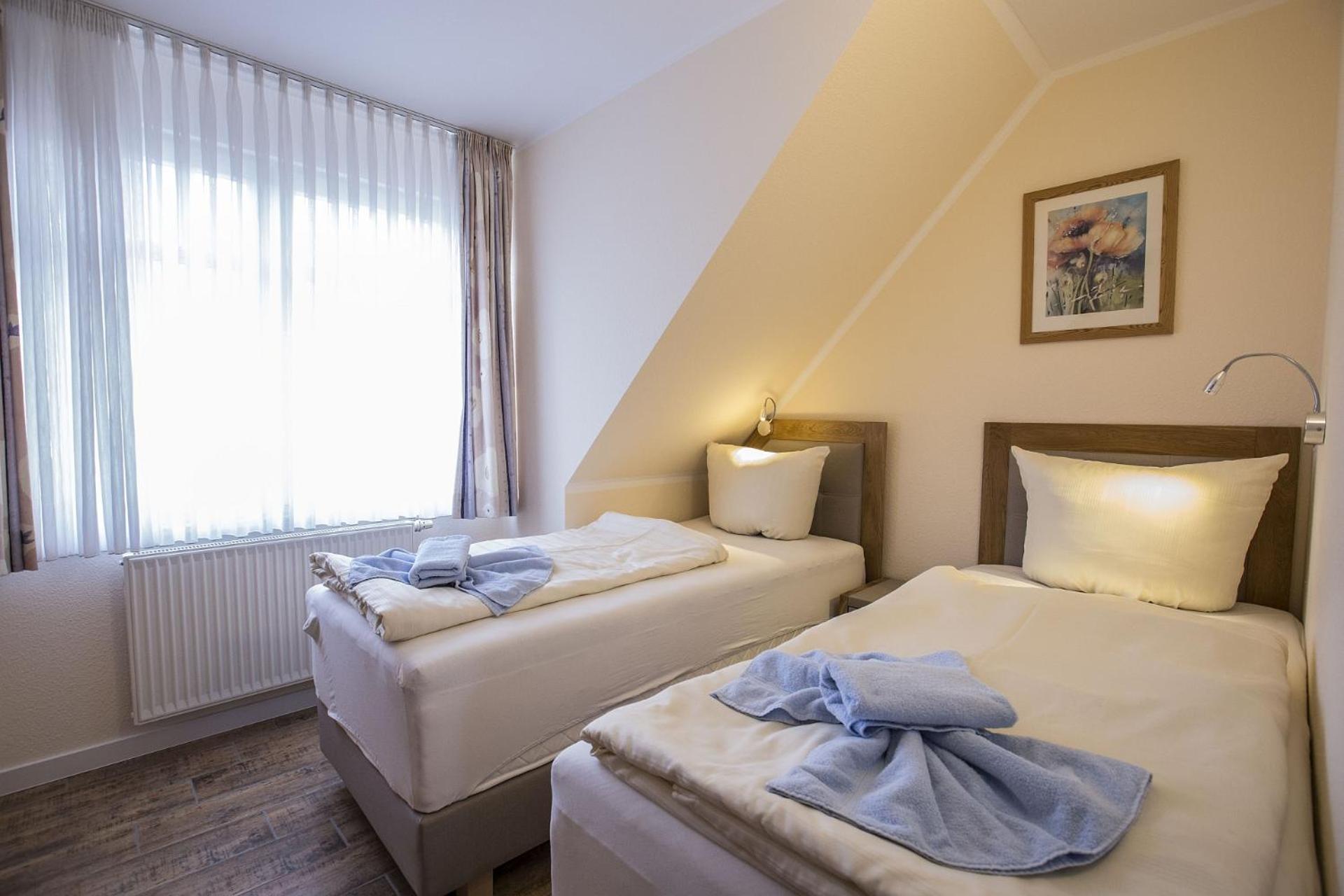 Two-Bedroom Apartment with Balcony photo 2