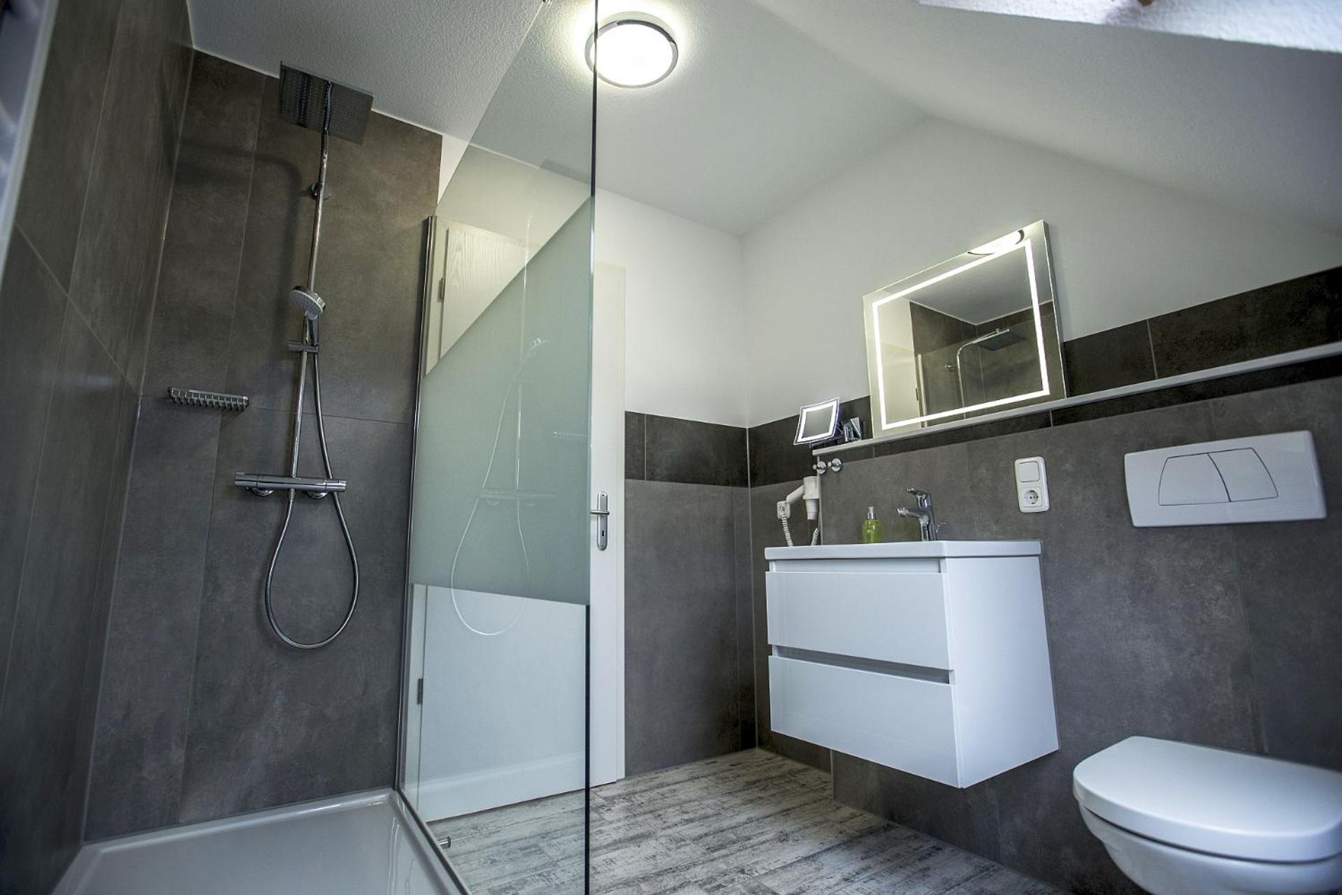One-Bedroom Apartment with Balcony photo 3