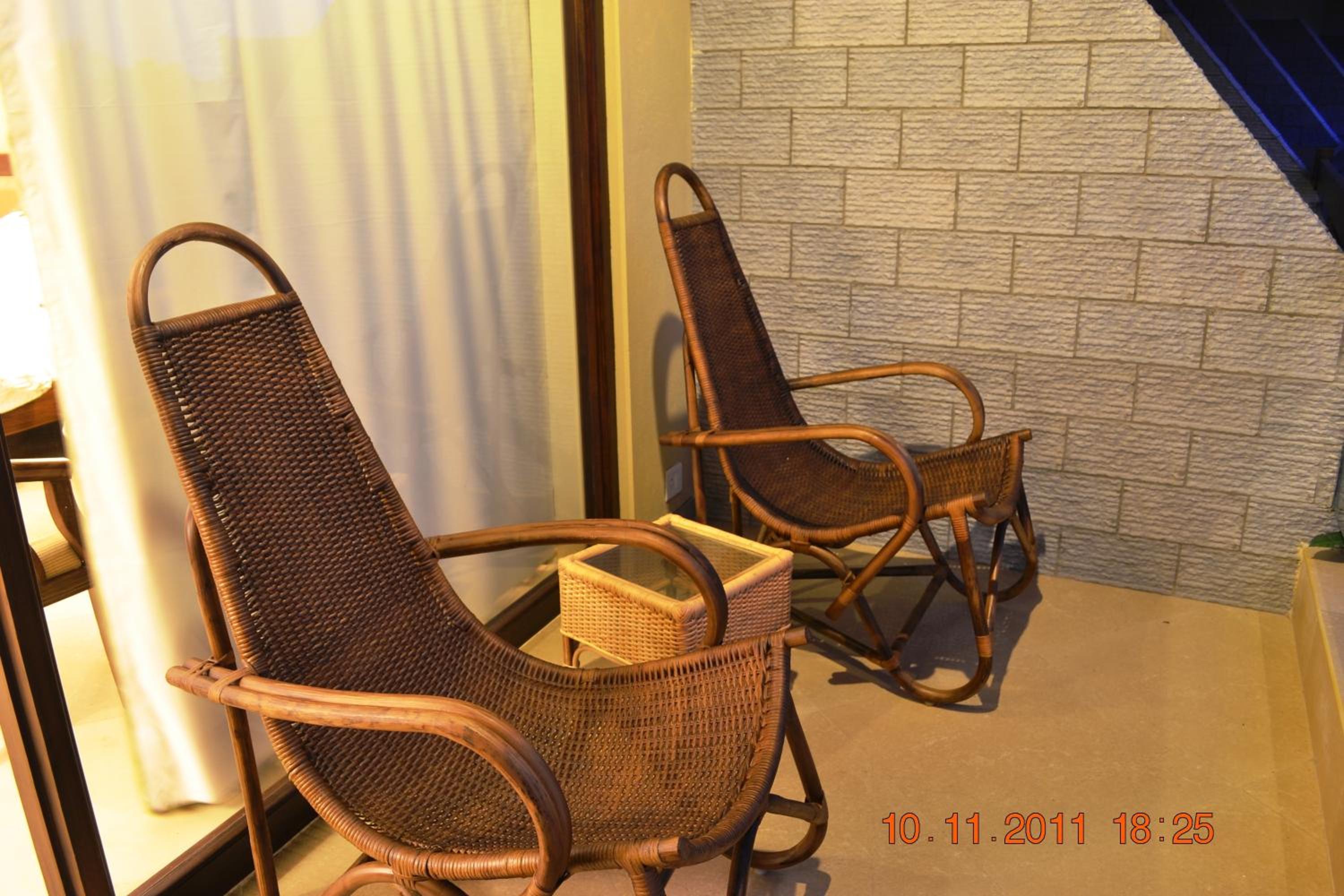 Ixora - 10% Discount on Food & Soft Beverages - Photo 4