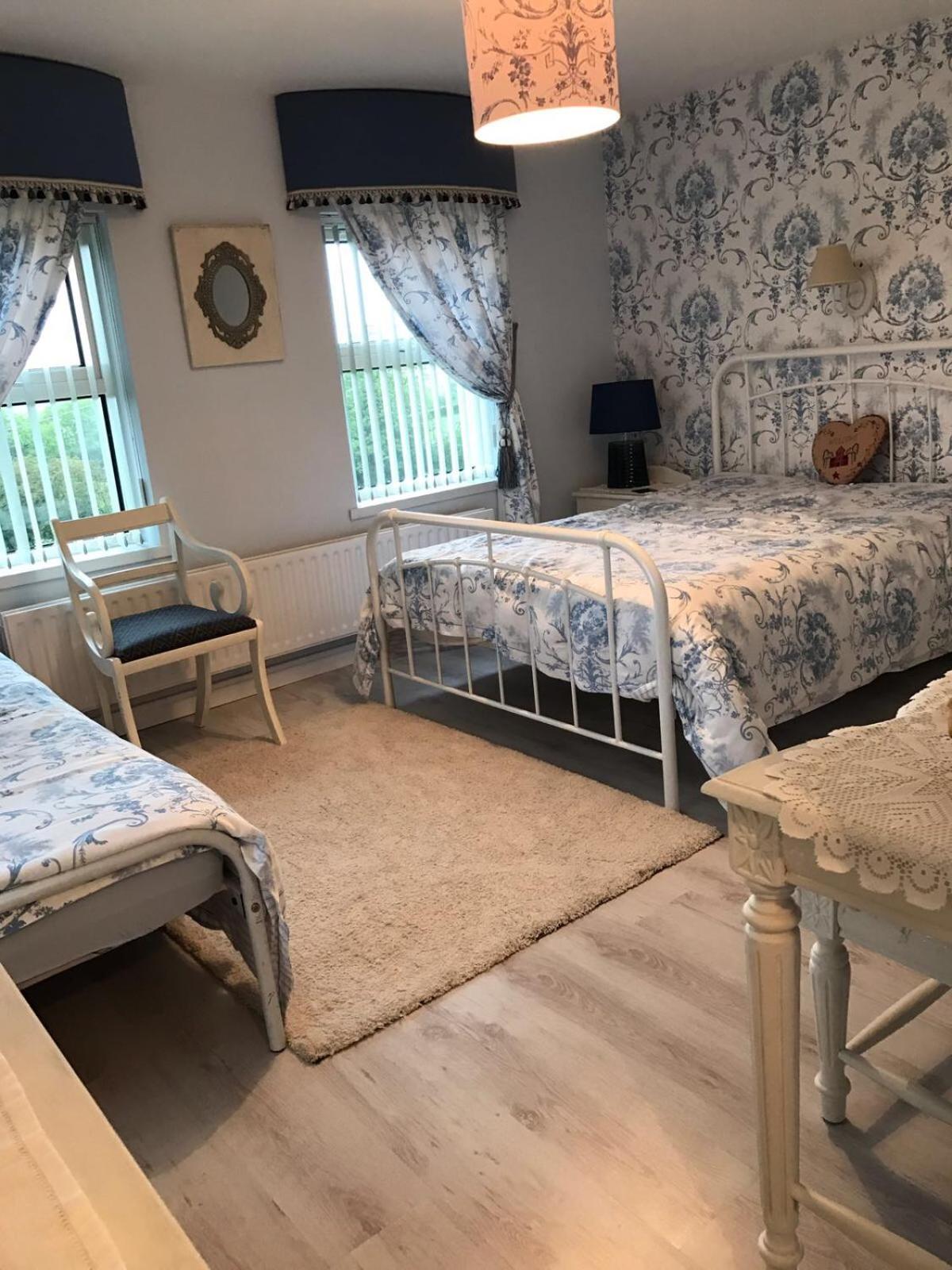 Large Double or Twin Room photo 3