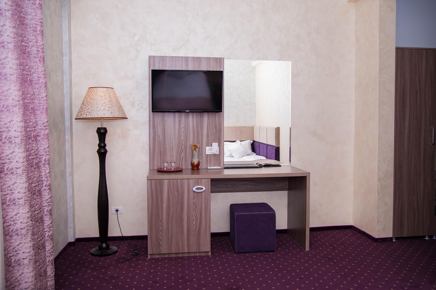 Single Room with Bathroom photo 1