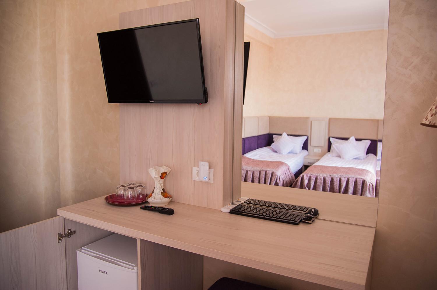 Single Room with Bathroom photo 2