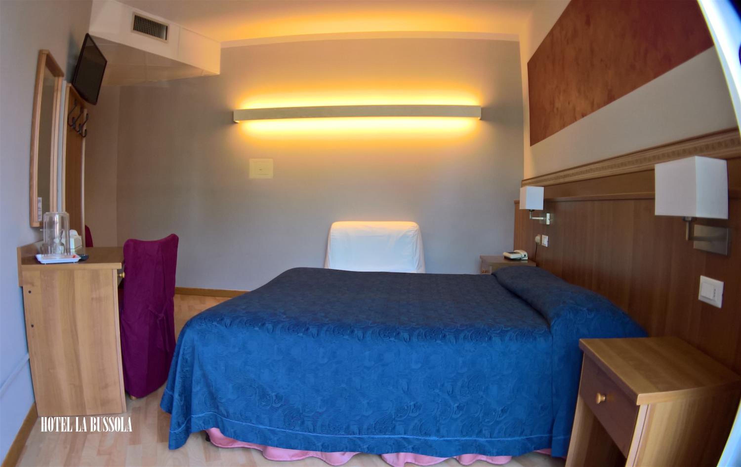 Standard Double or Twin Room - Photo 24