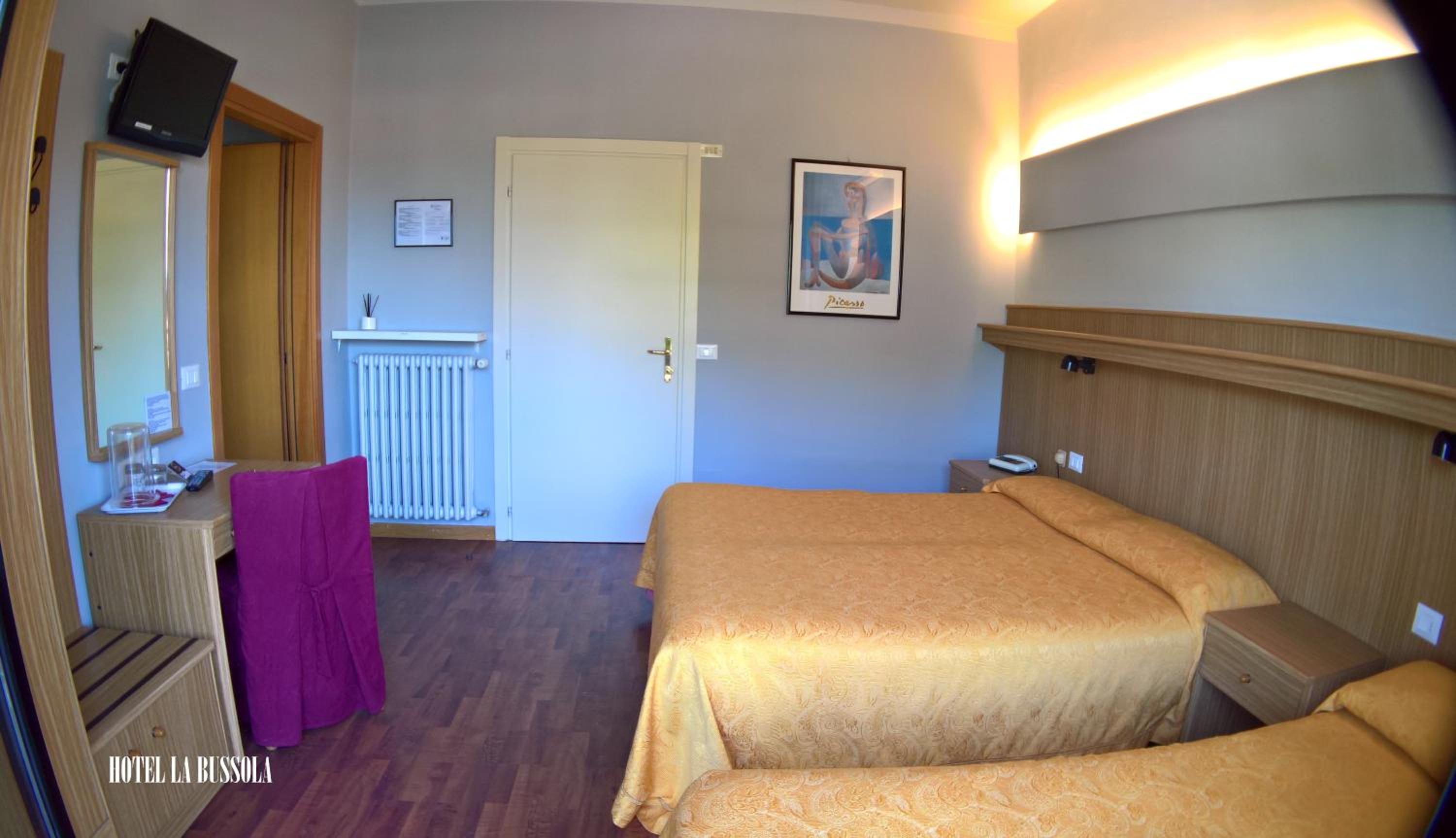 Economy Double Room - Photo 9