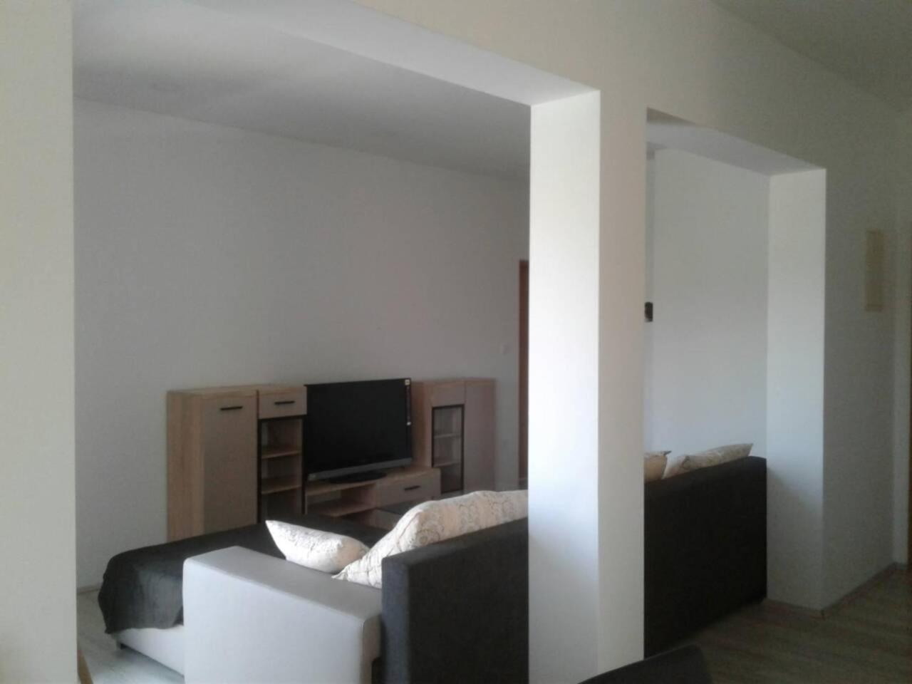 Two-Bedroom Apartment - Photo 7