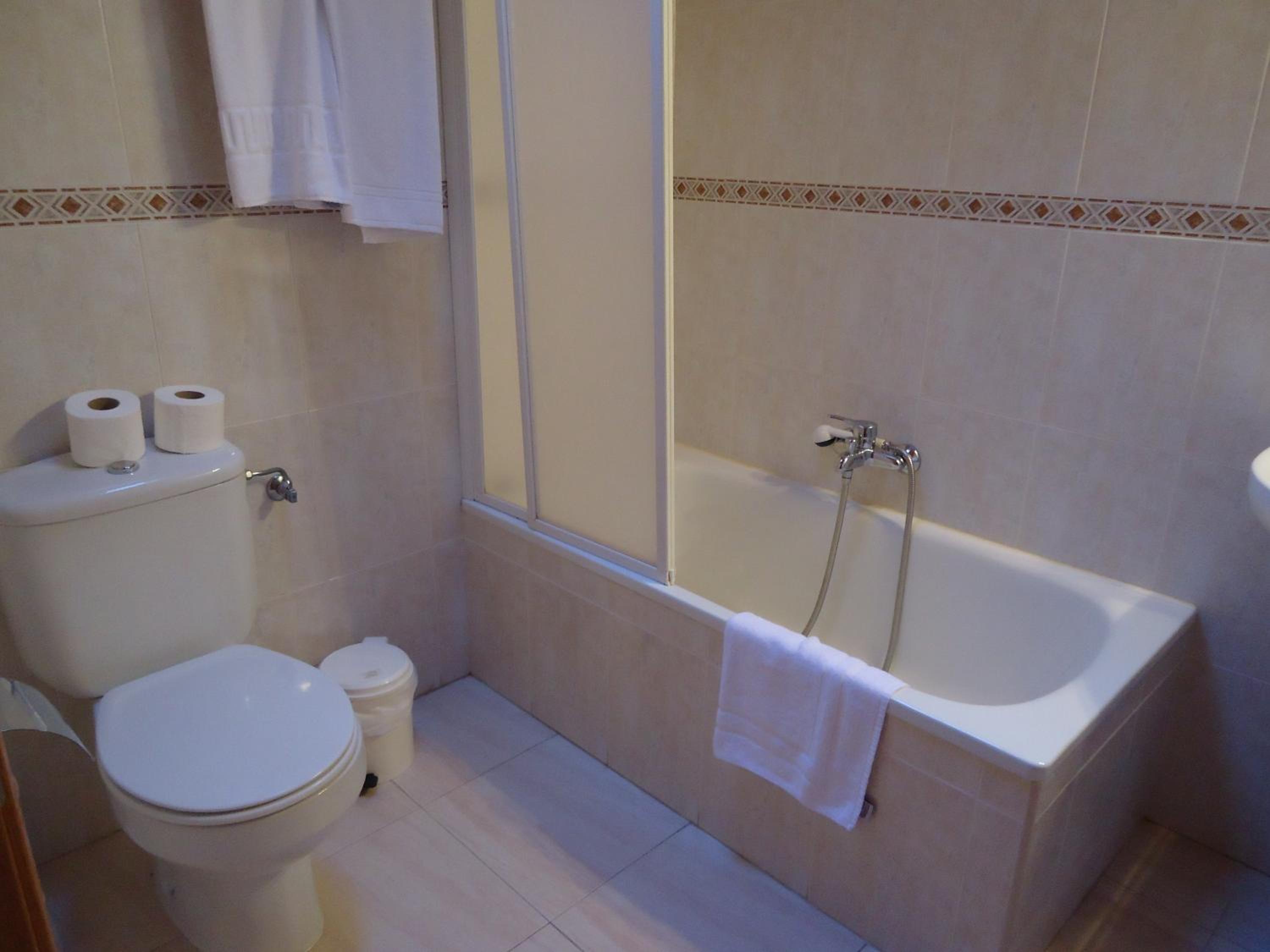 Double or Twin Room photo 2