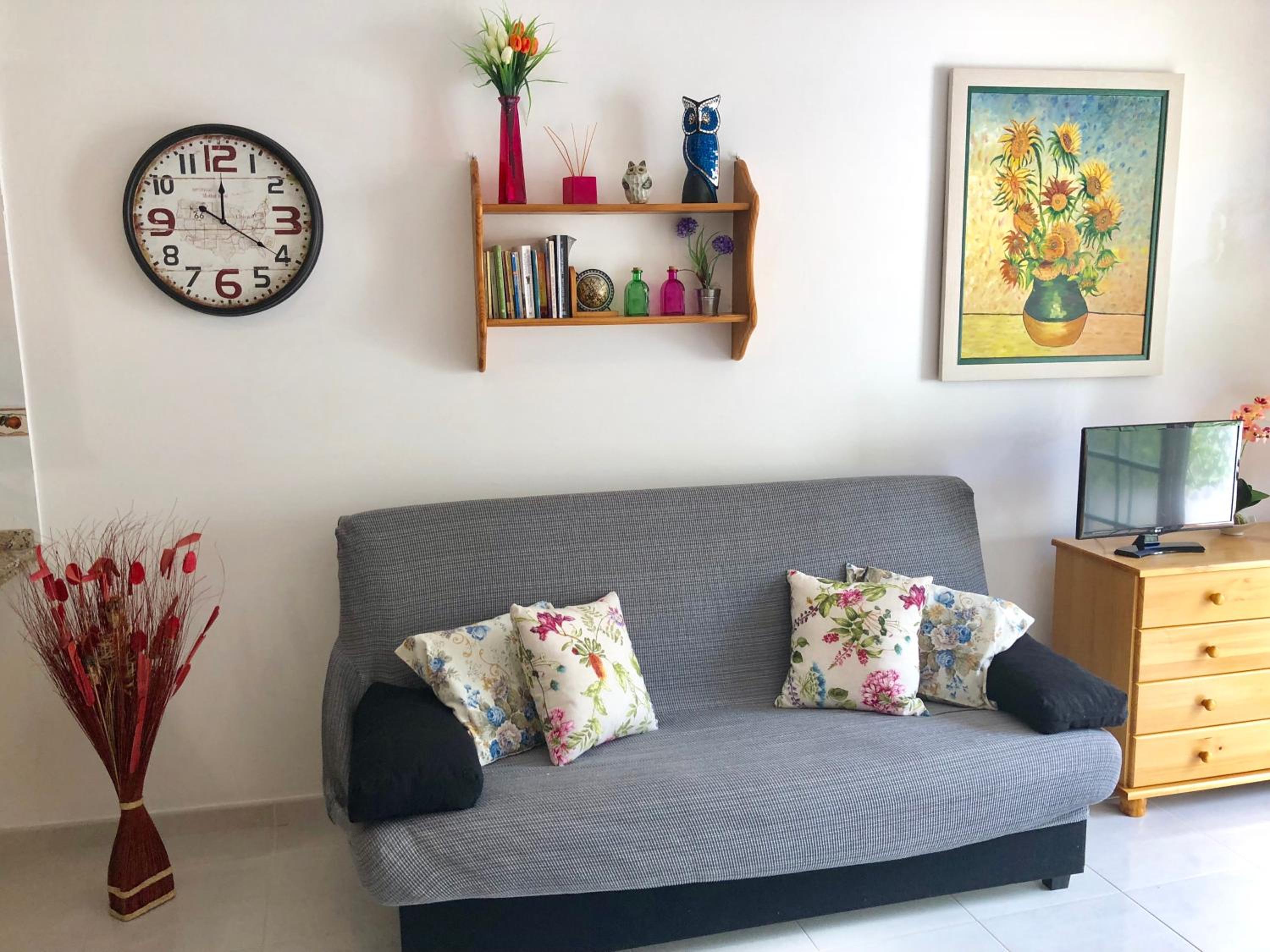 One-Bedroom Apartment - Photo 12