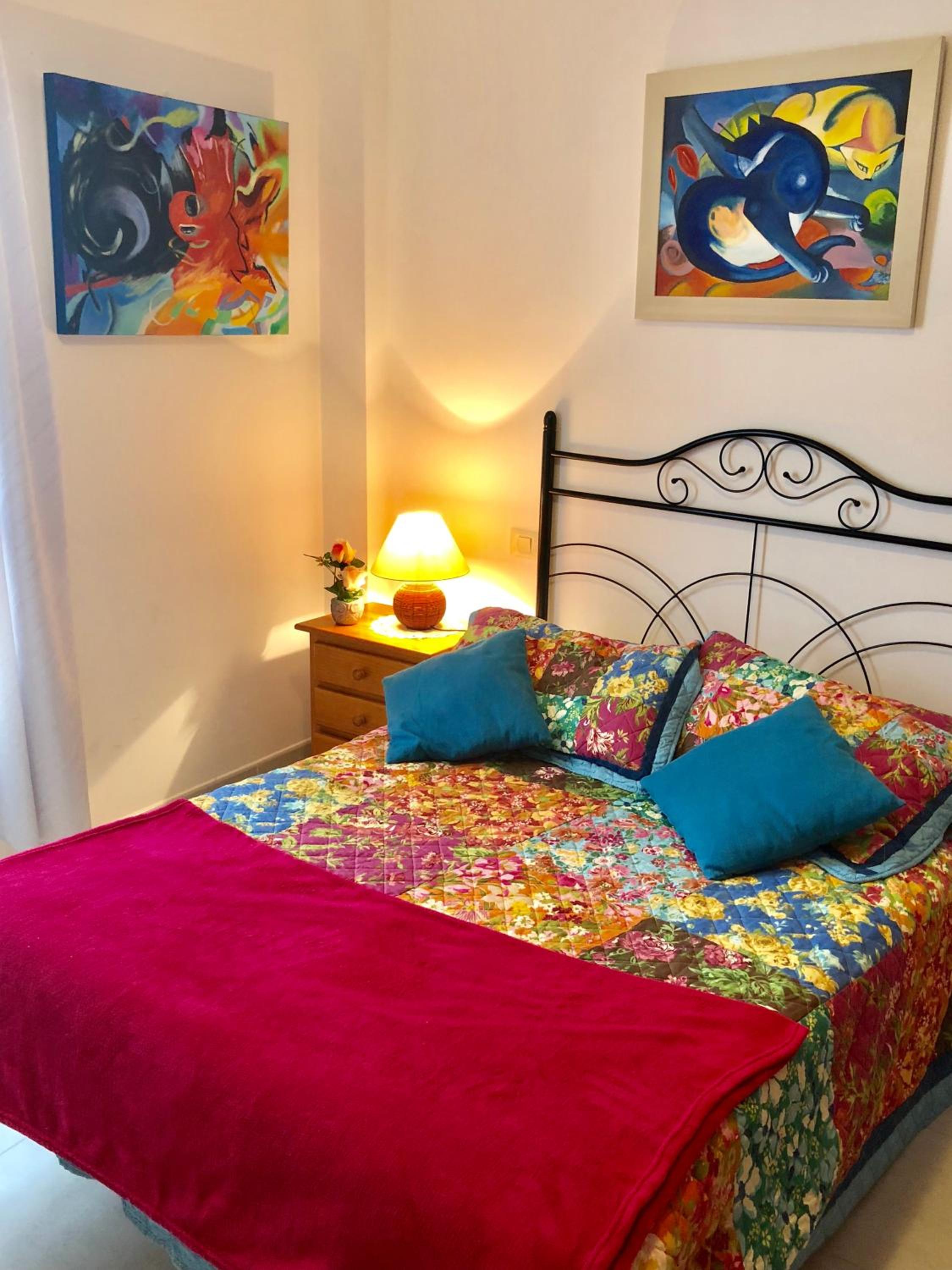 One-Bedroom Apartment - Photo 3