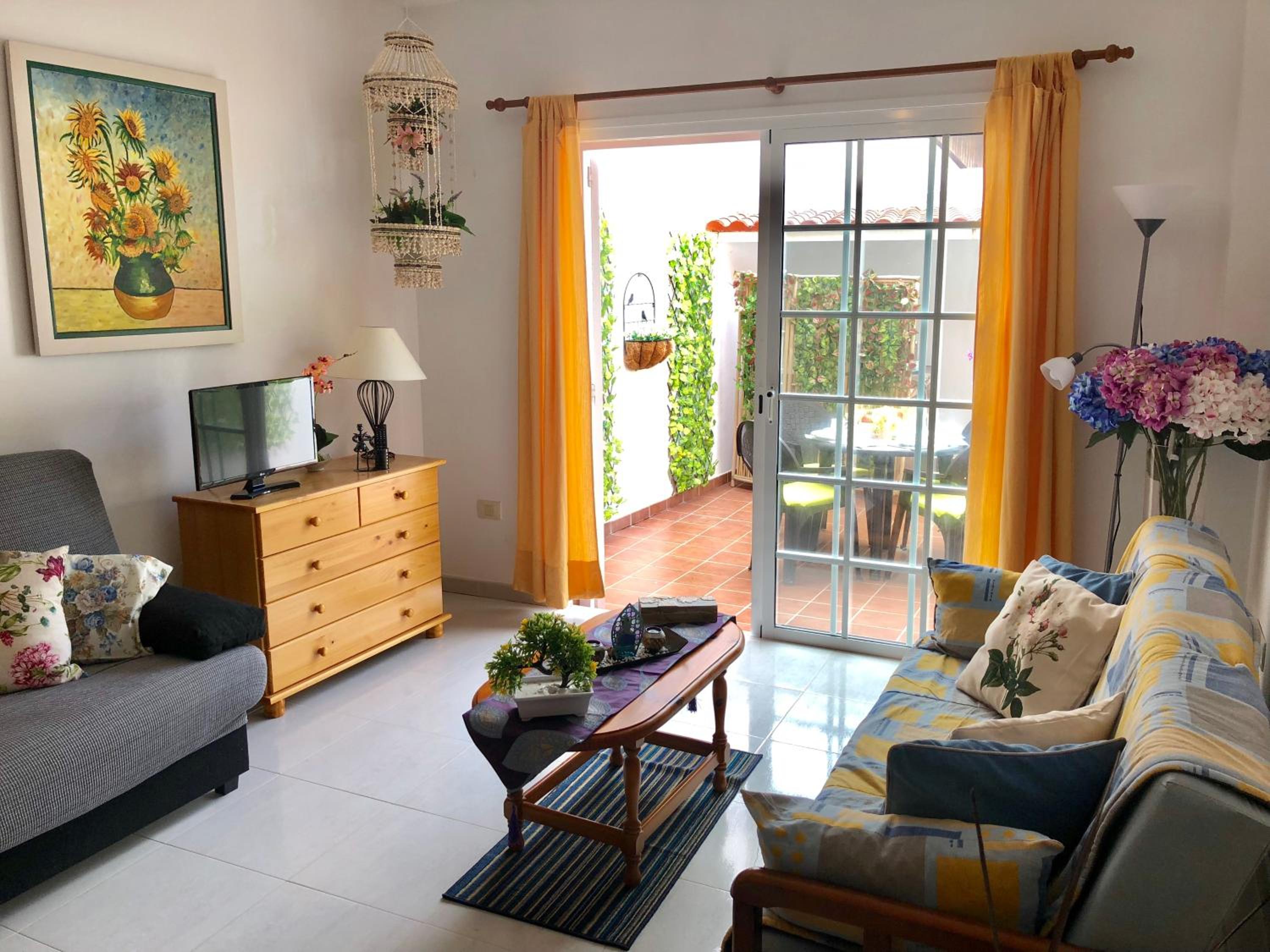 One-Bedroom Apartment - Photo 1