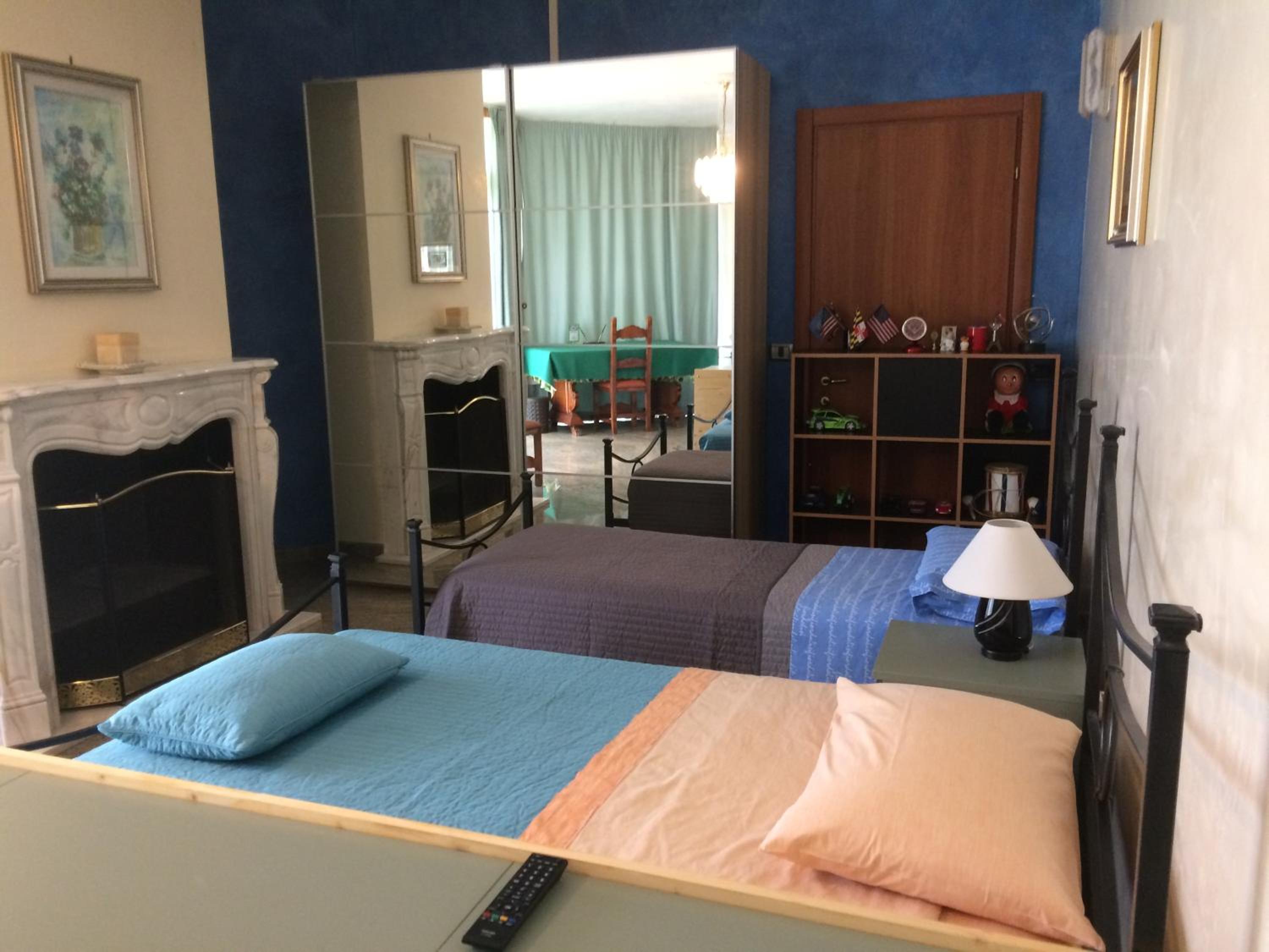 Quadruple Room with Private Bathroom photo 3
