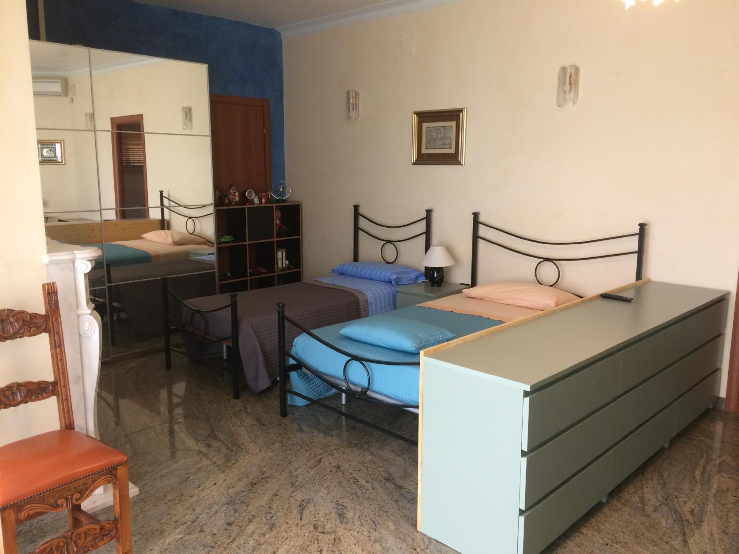 Quadruple Room with Private Bathroom photo 2
