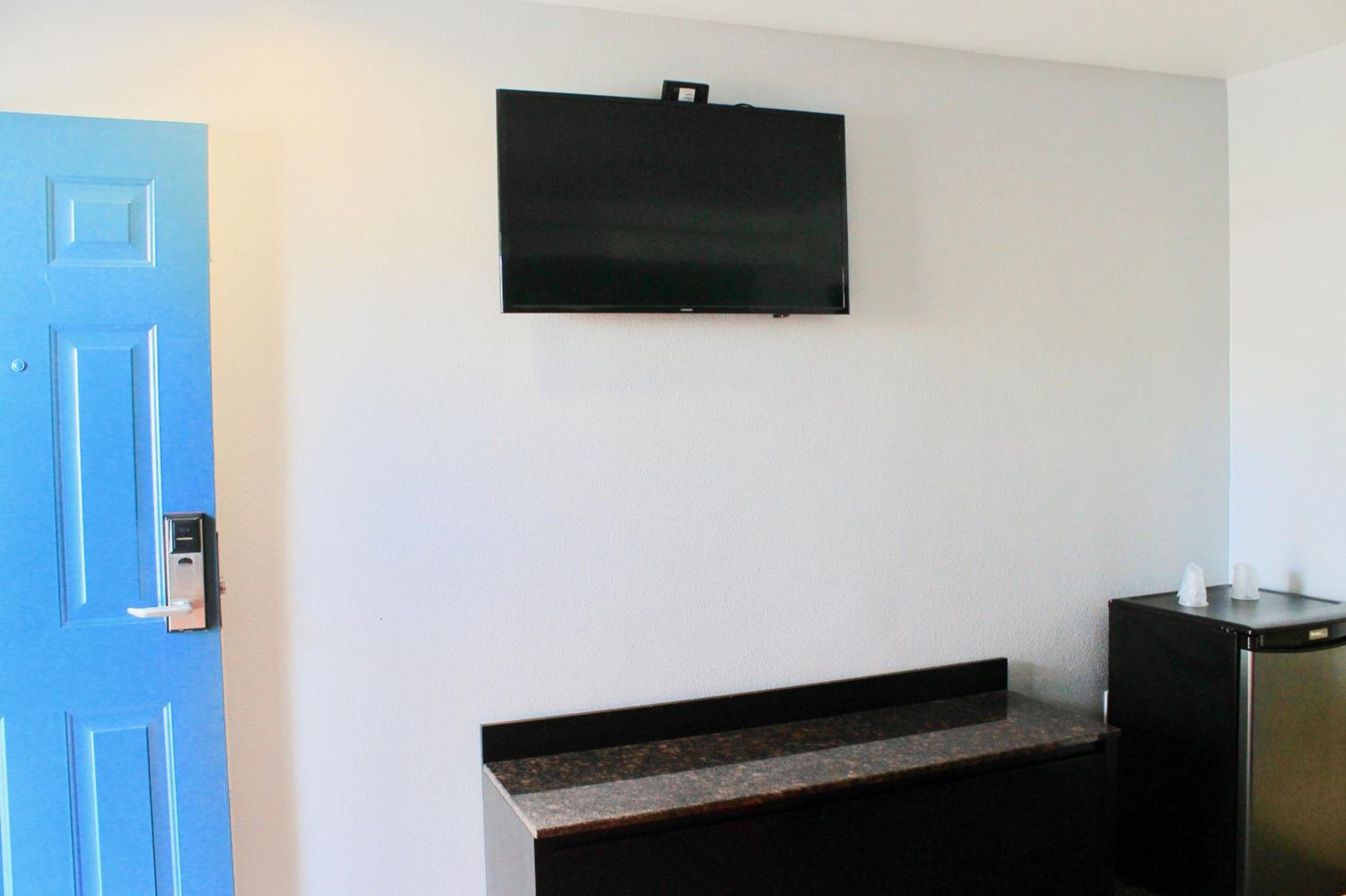 Queen Room - Non-Smoking - Photo 8
