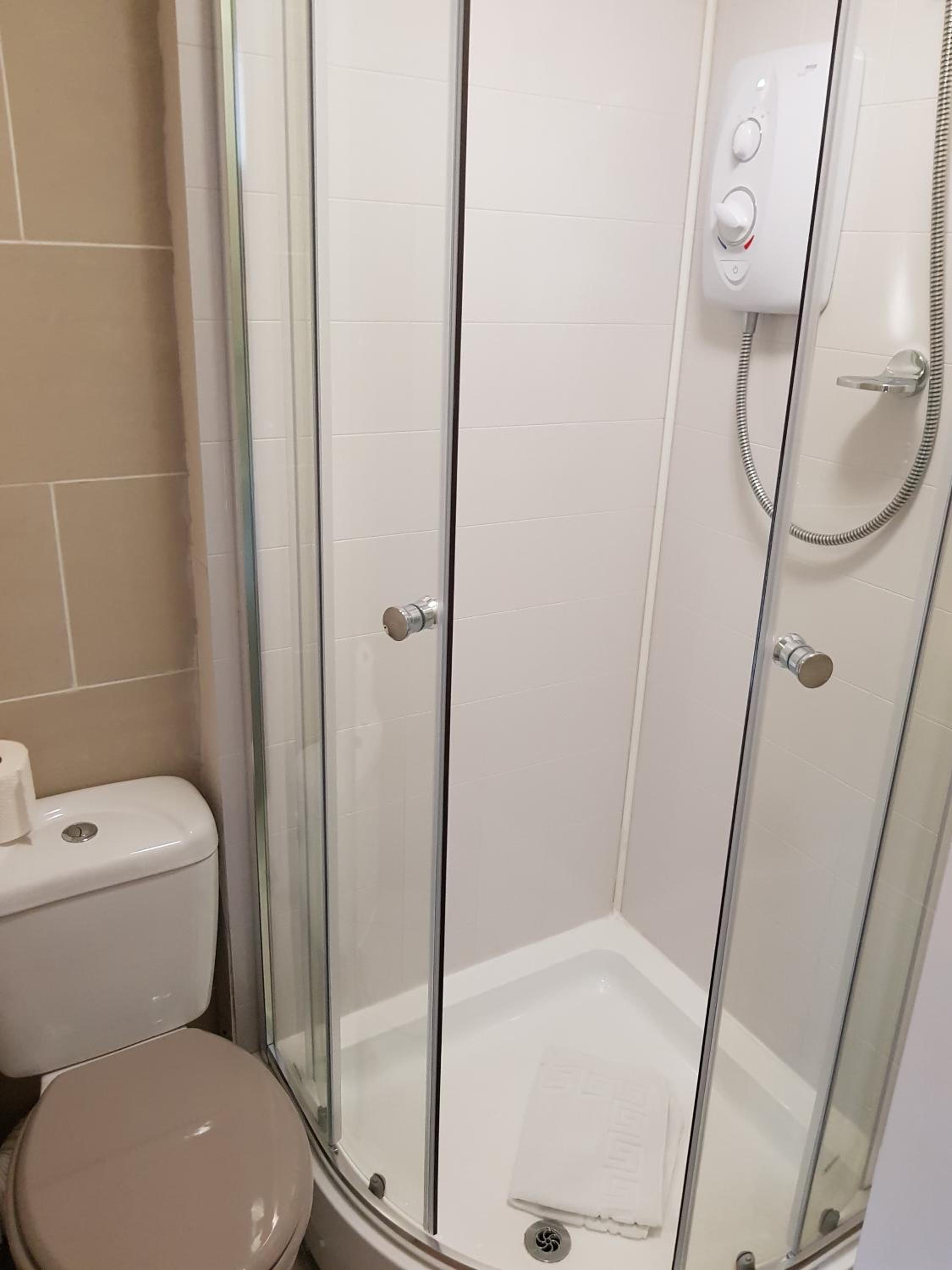 Double Room with Shower No. 12 - Photo 5