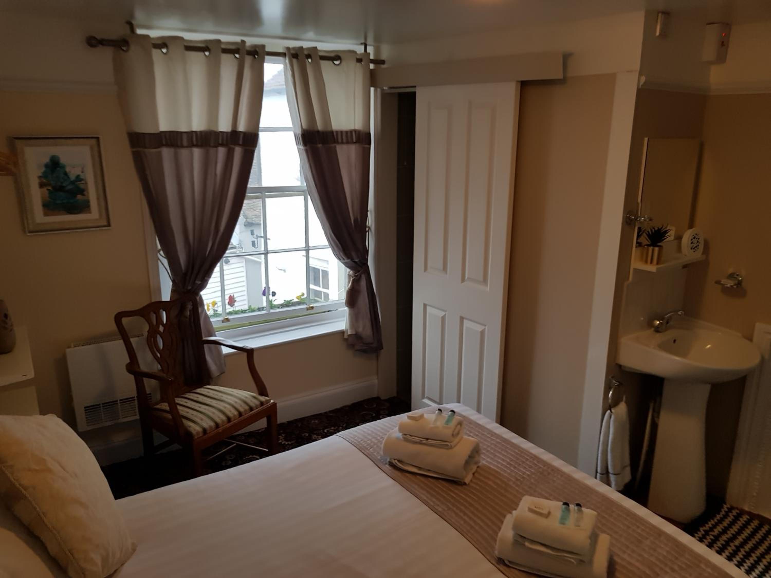 Double Room with Shower No. 12 - Photo 1