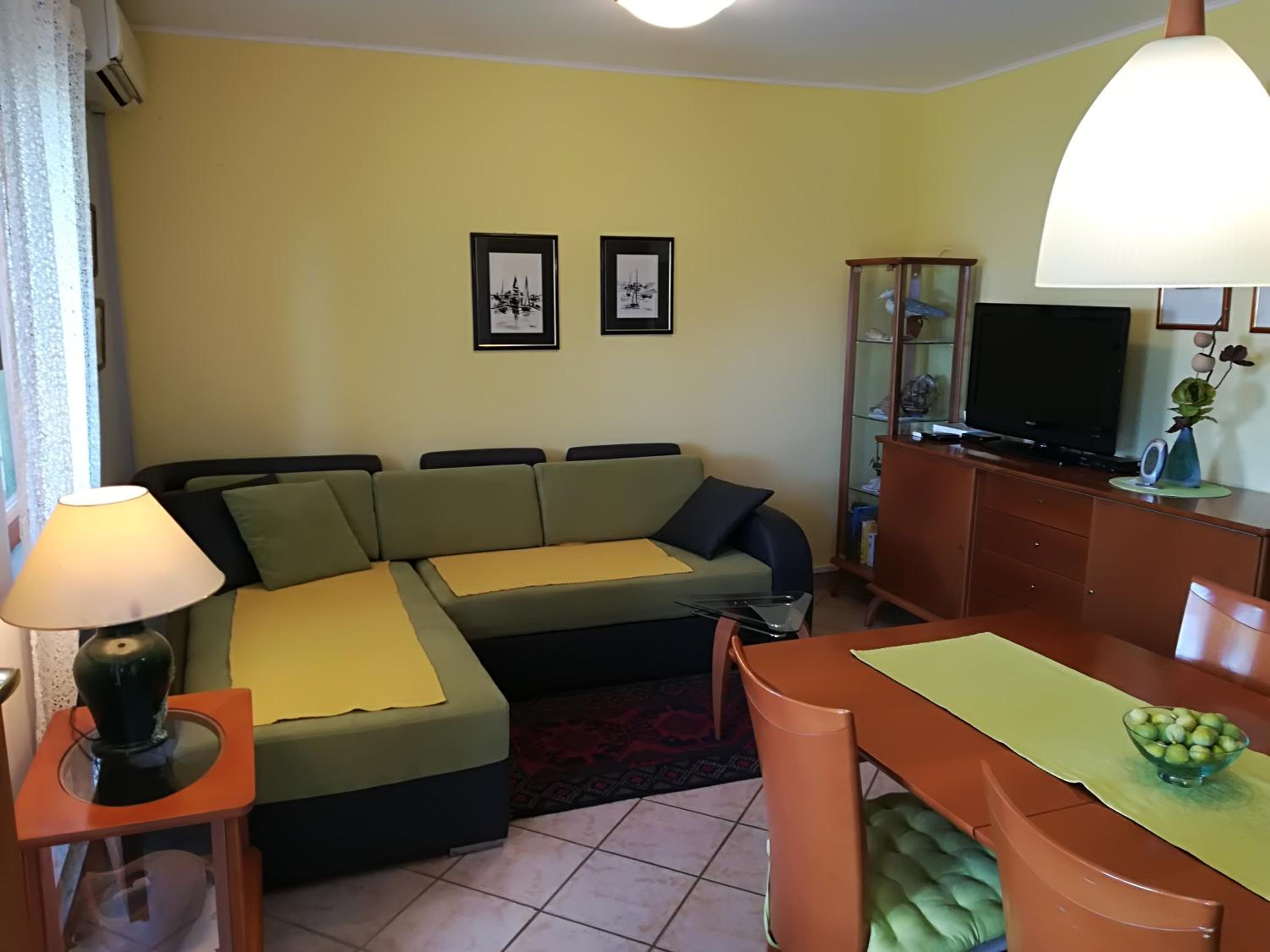 Apartment photo 1