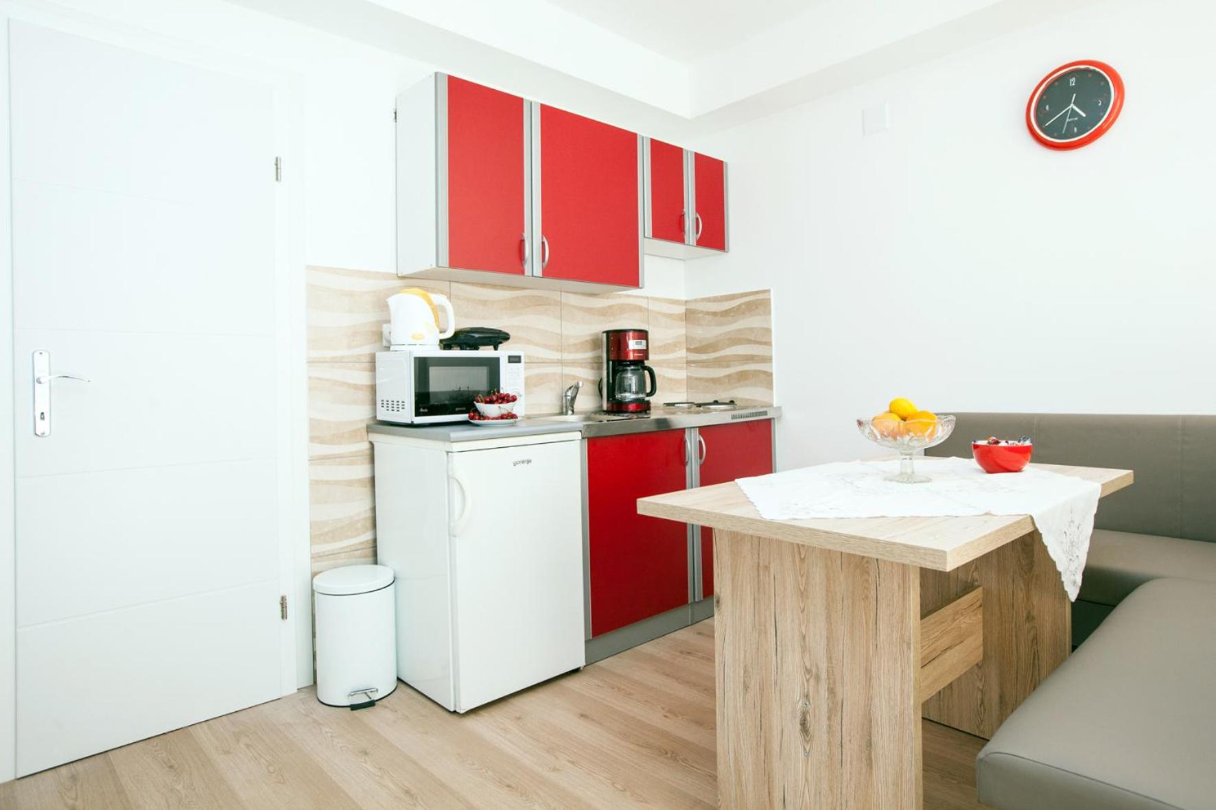 Standard Suite - Photo 10