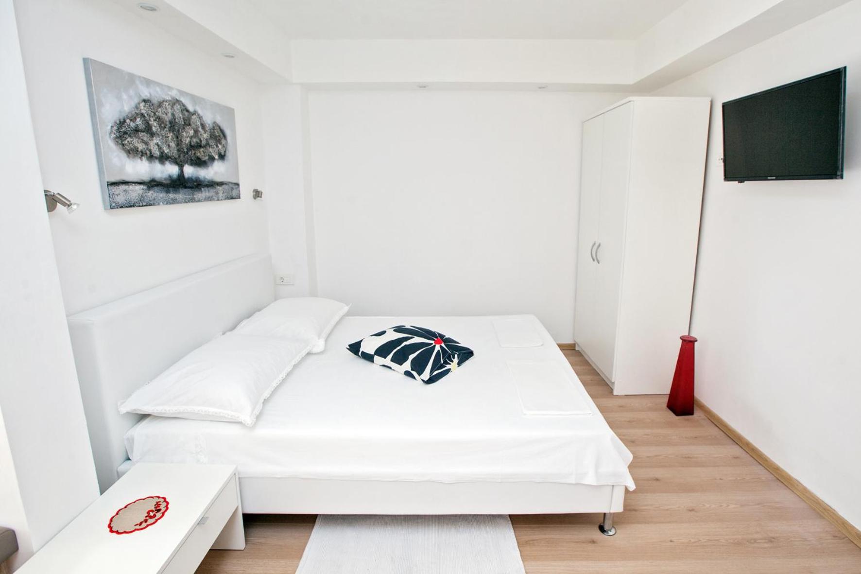 Standard Suite - Photo 14
