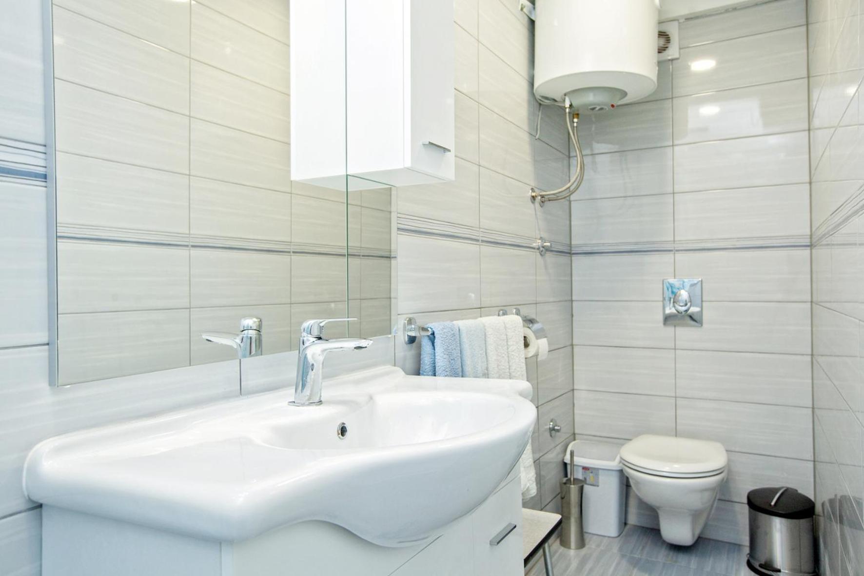 Standard Suite - Photo 2