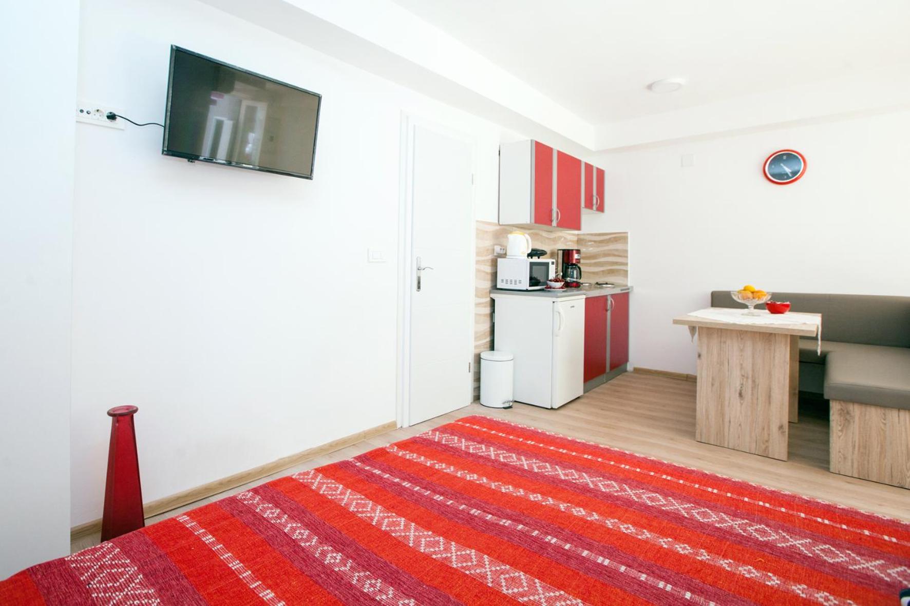 Standard Suite - Photo 4