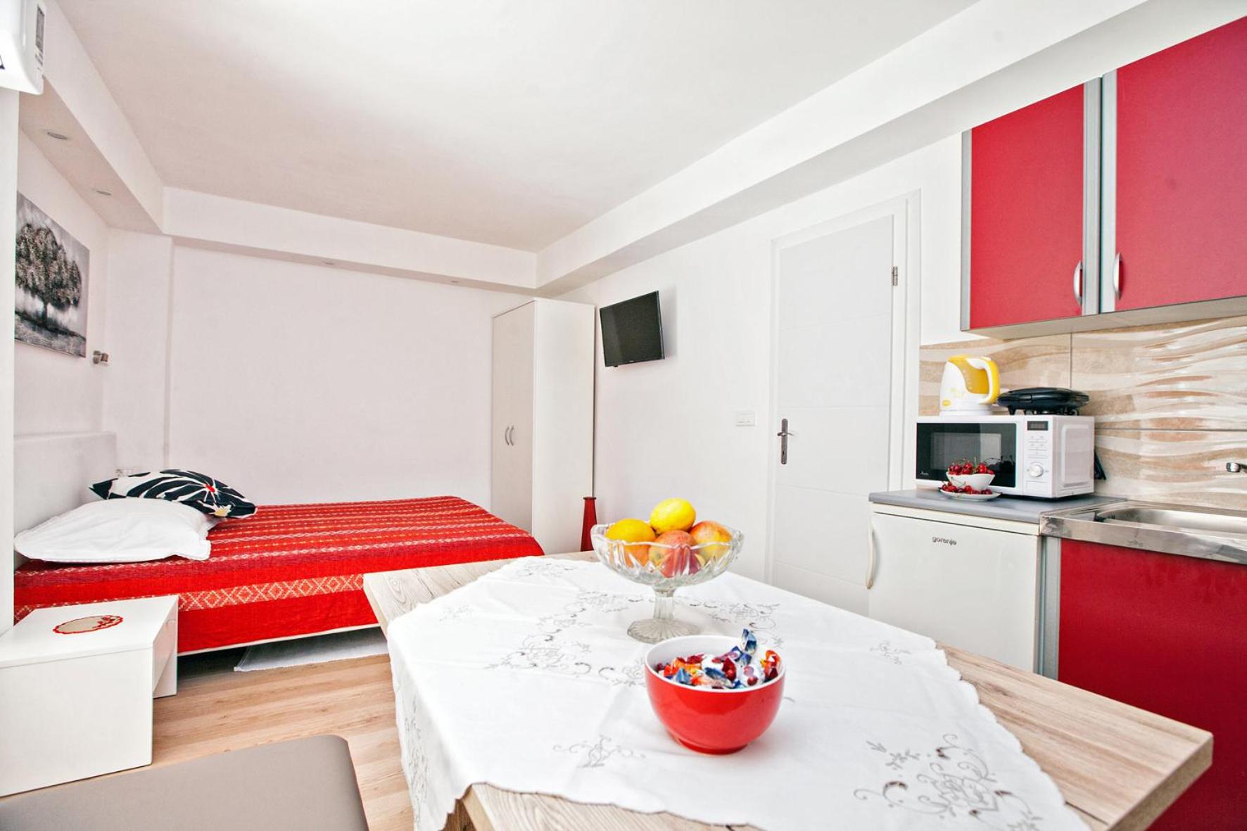 Standard Suite - Photo 6