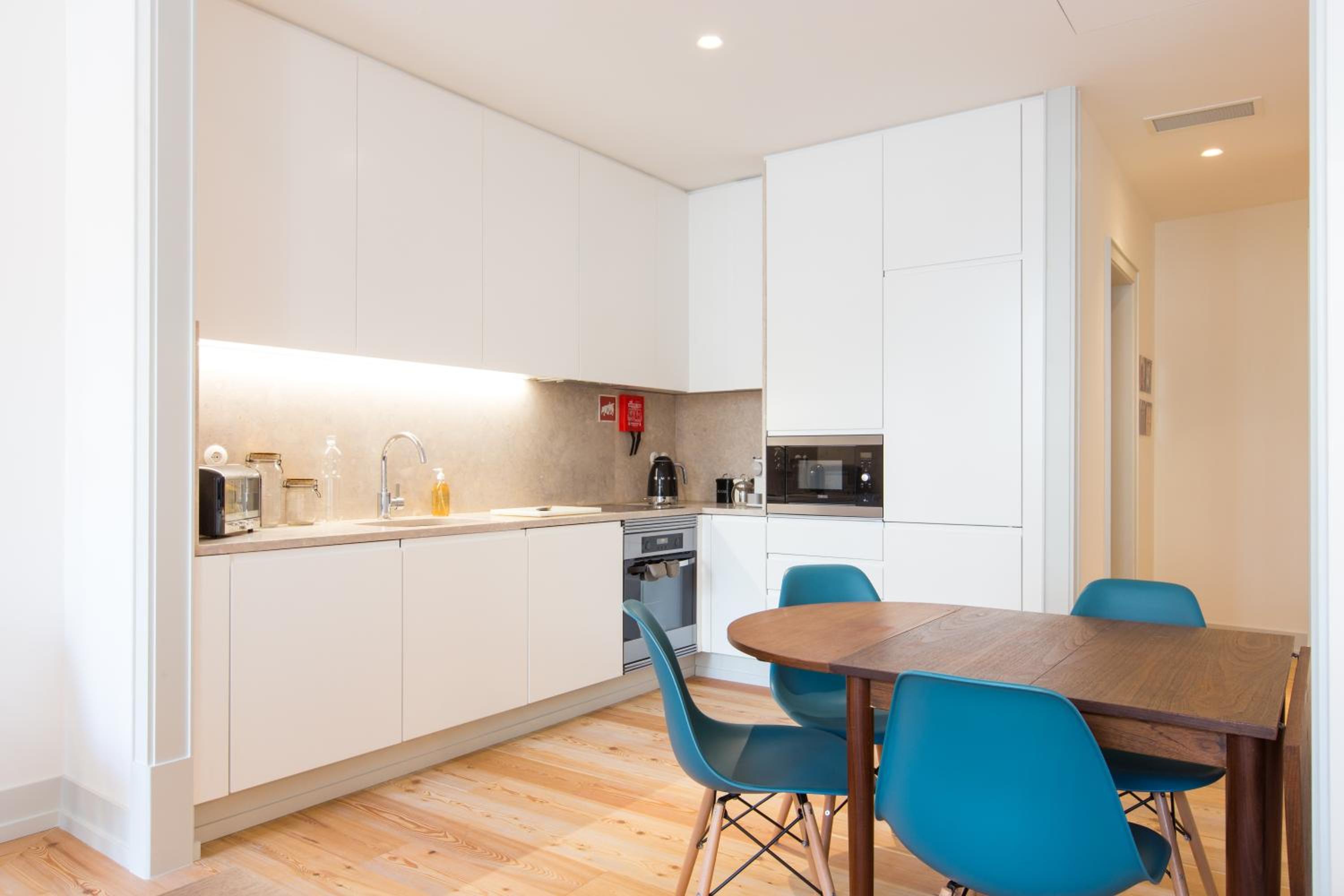 Two-Bedroom Apartment - Photo 2
