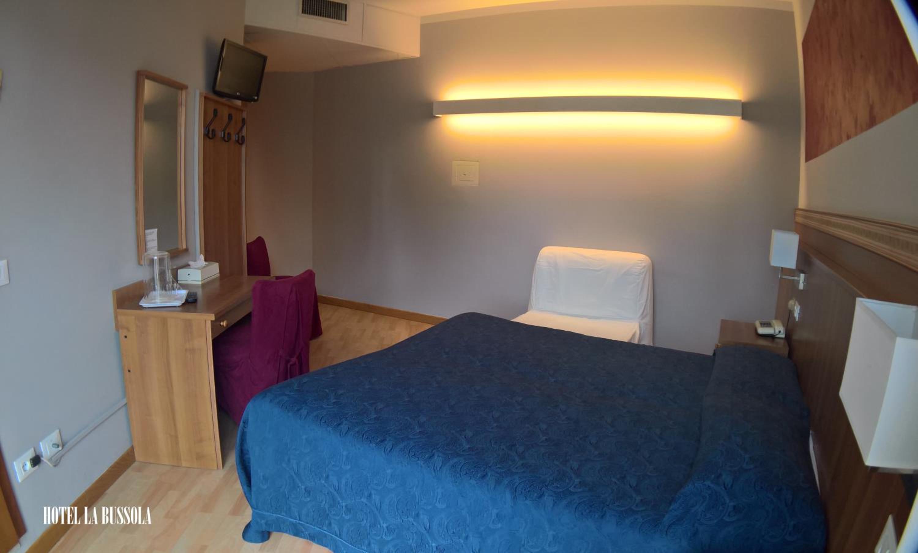 Standard Double or Twin Room - Photo 29