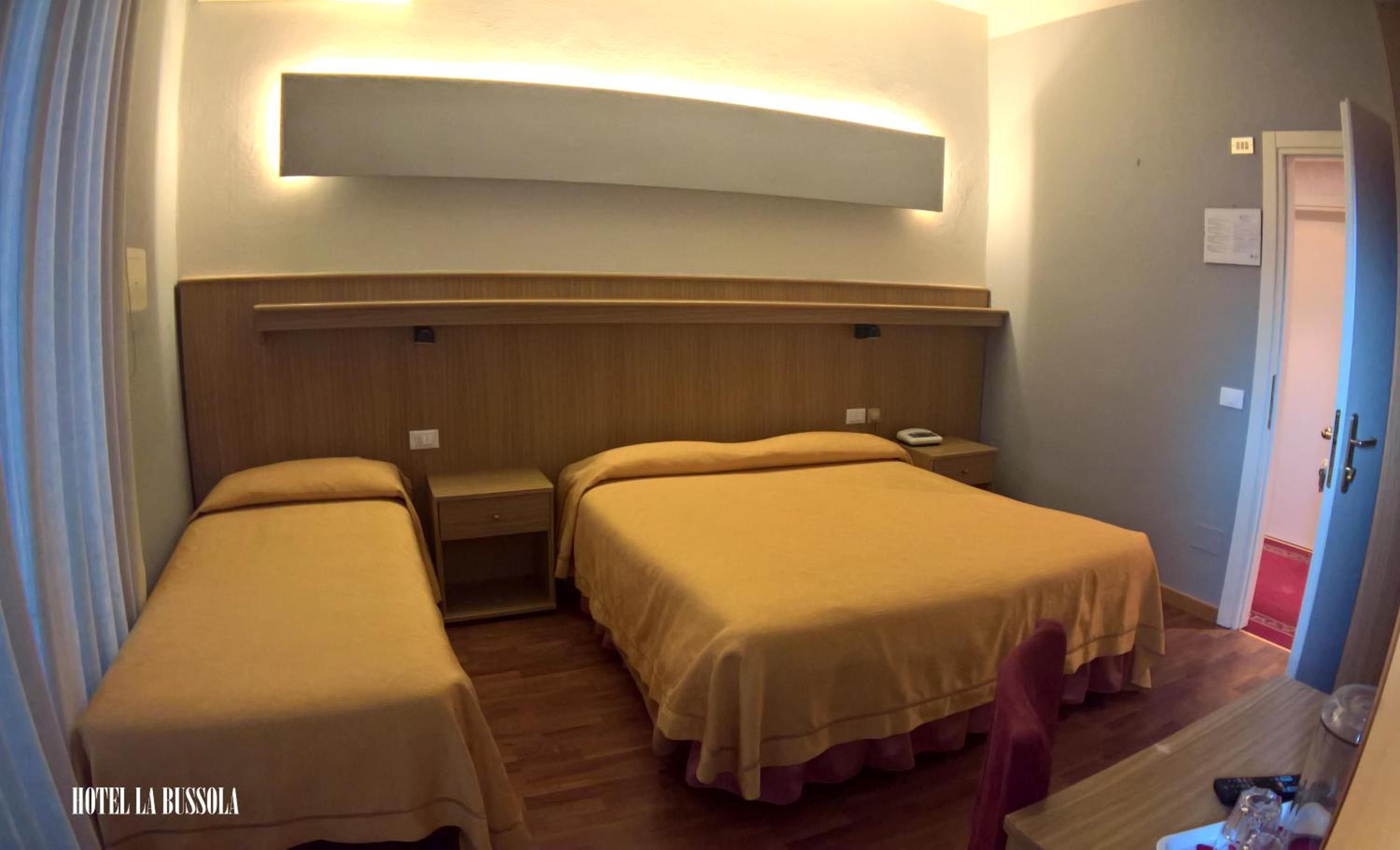 Economy Double Room - Photo 10