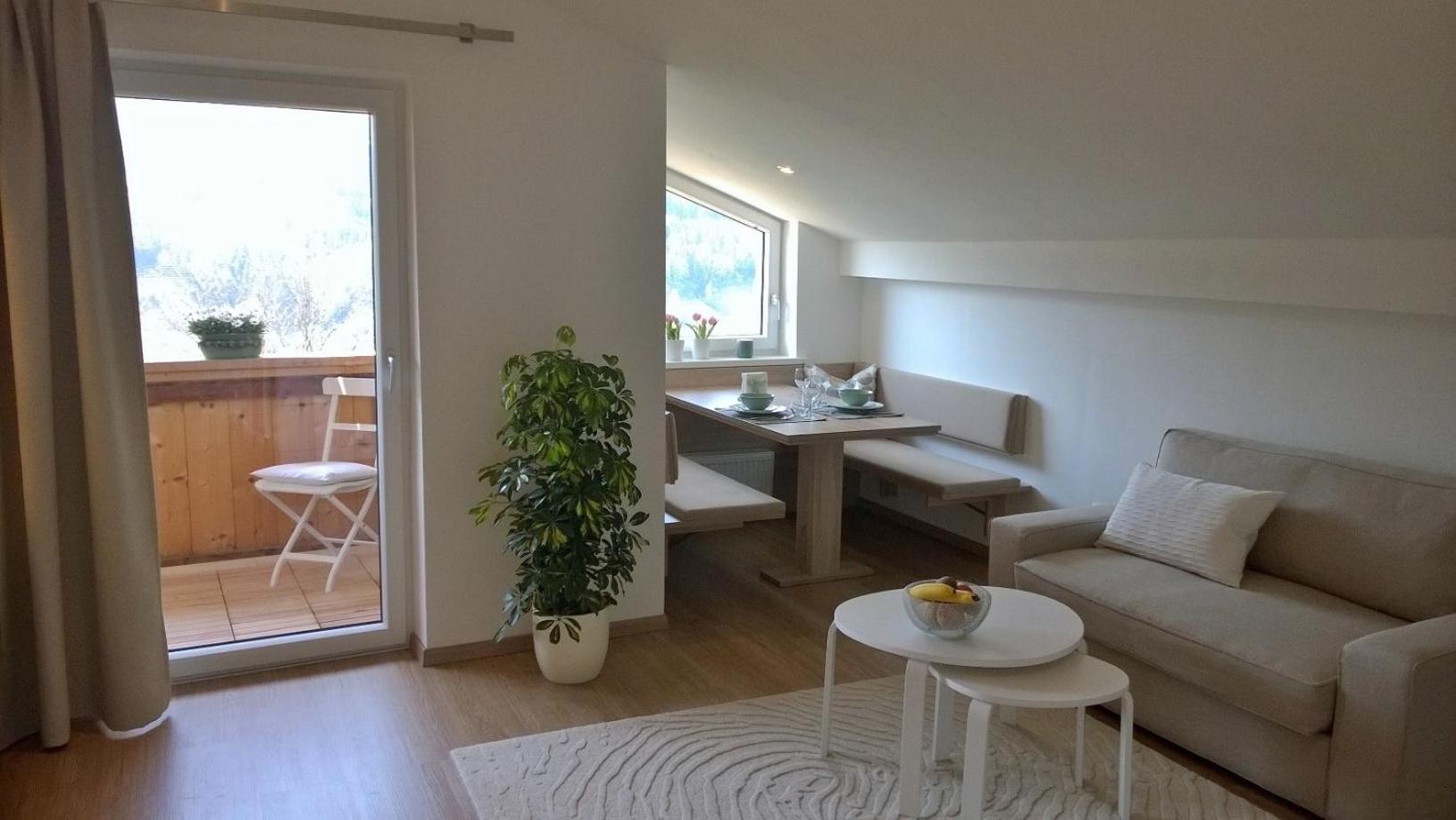 Apartment with Balcony photo 1