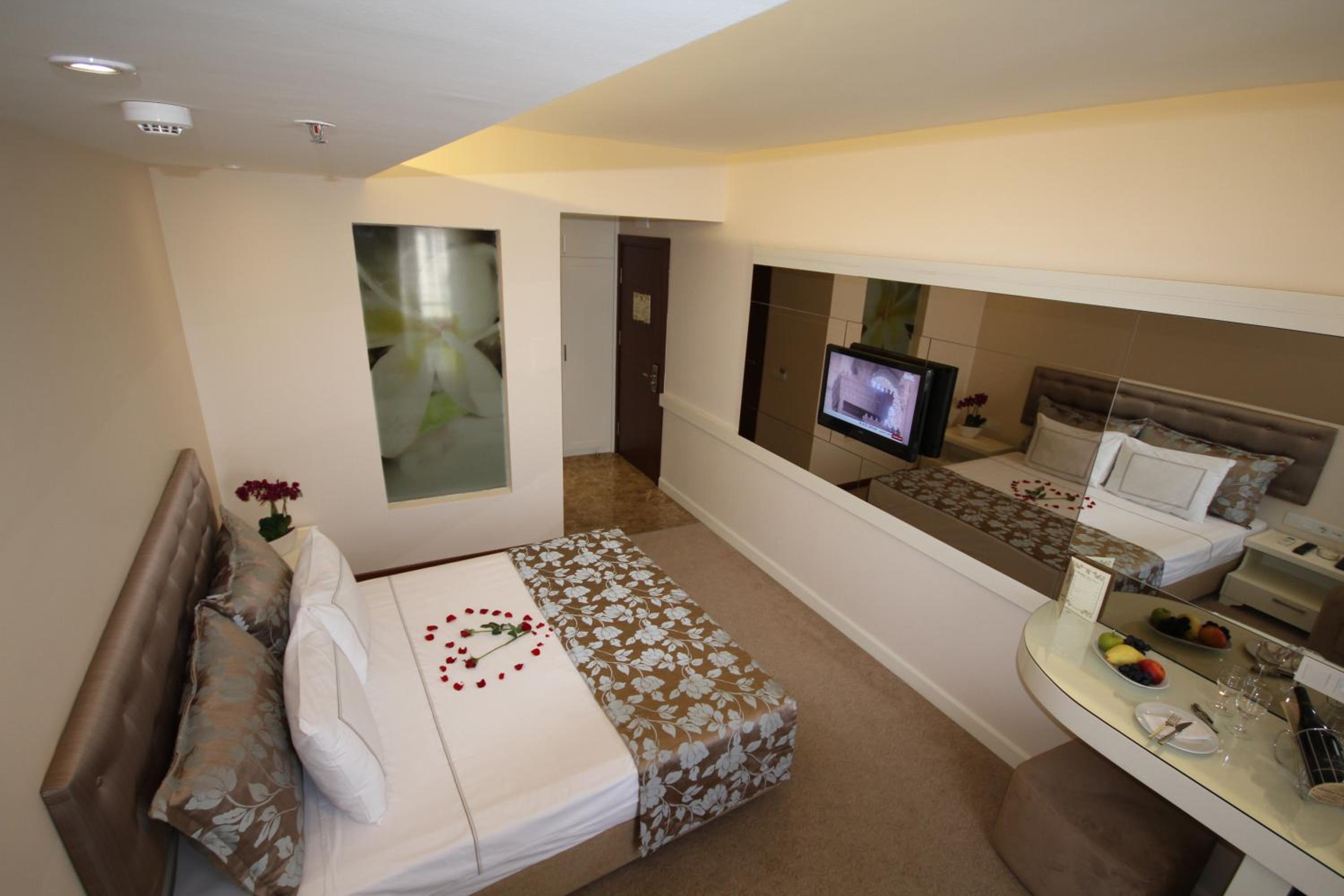 Standard Double or Twin Room photo 3